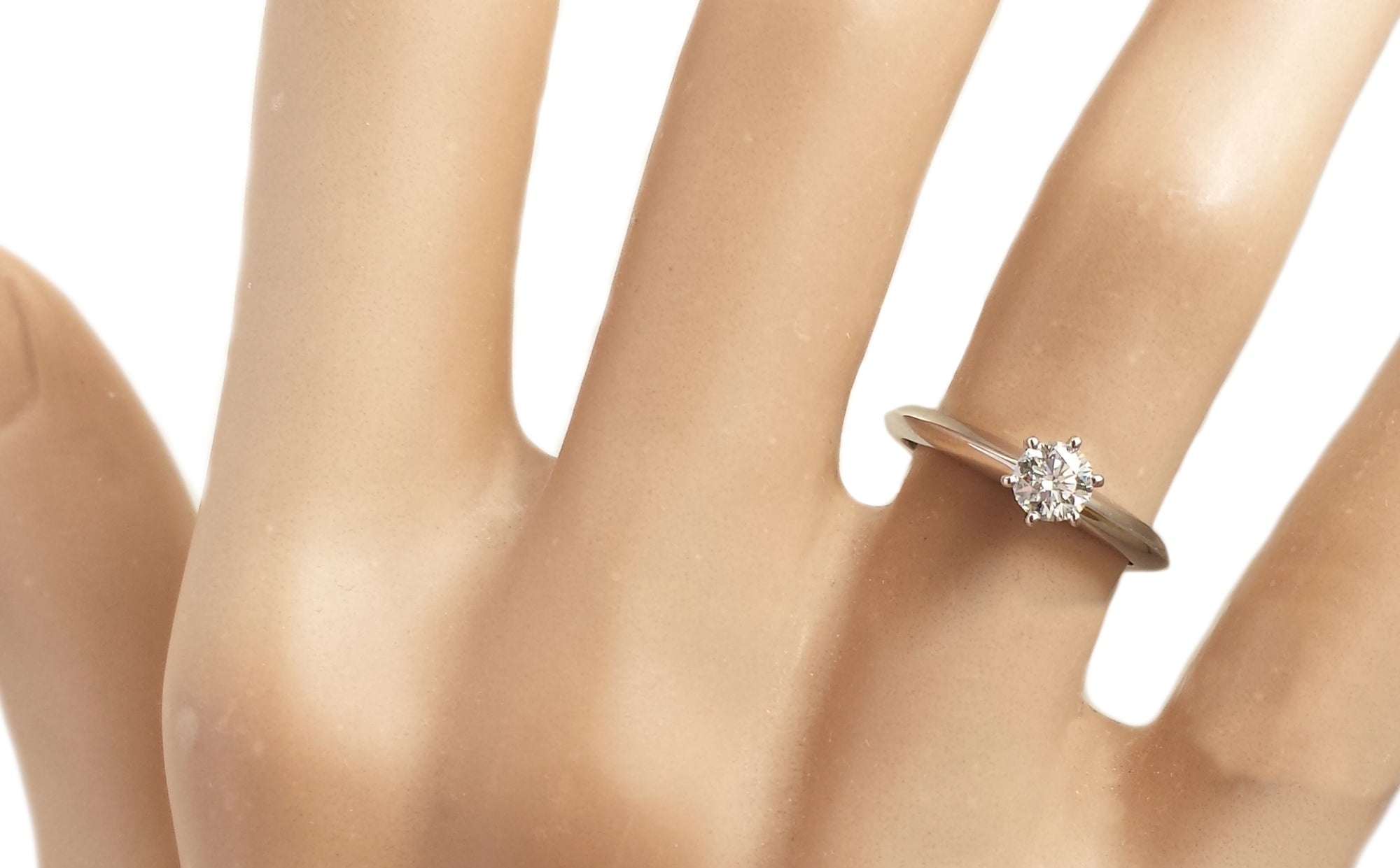 Tiffany & Co. 0.26ct I/VS1 Triple XXX Round Brilliant Cut Diamond Engagement Ring