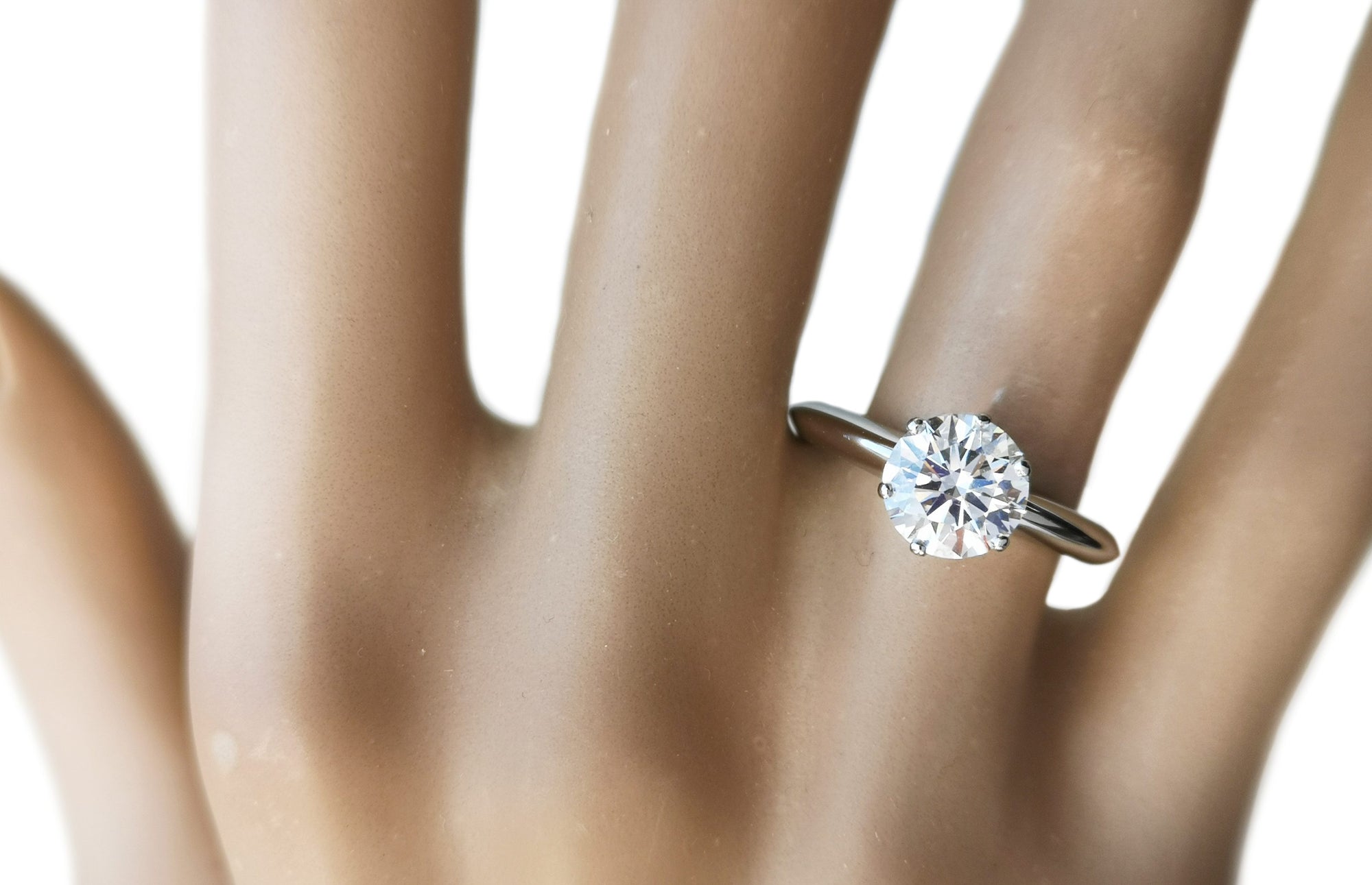 Tiffany & Co 1.37ct H/VVS2 Round Brilliant Engagement Ring