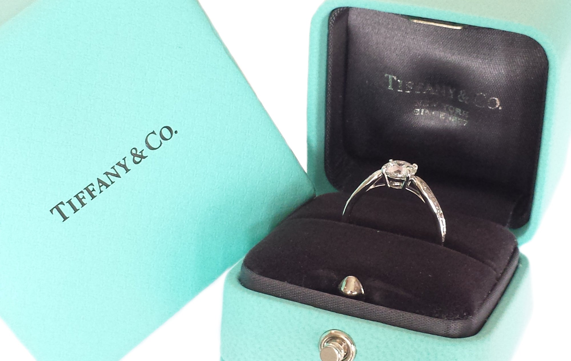 Tiffany & Co. 1.01tcw G/VS1 Triple XXX Harmony Diamond Engagement Ring in box