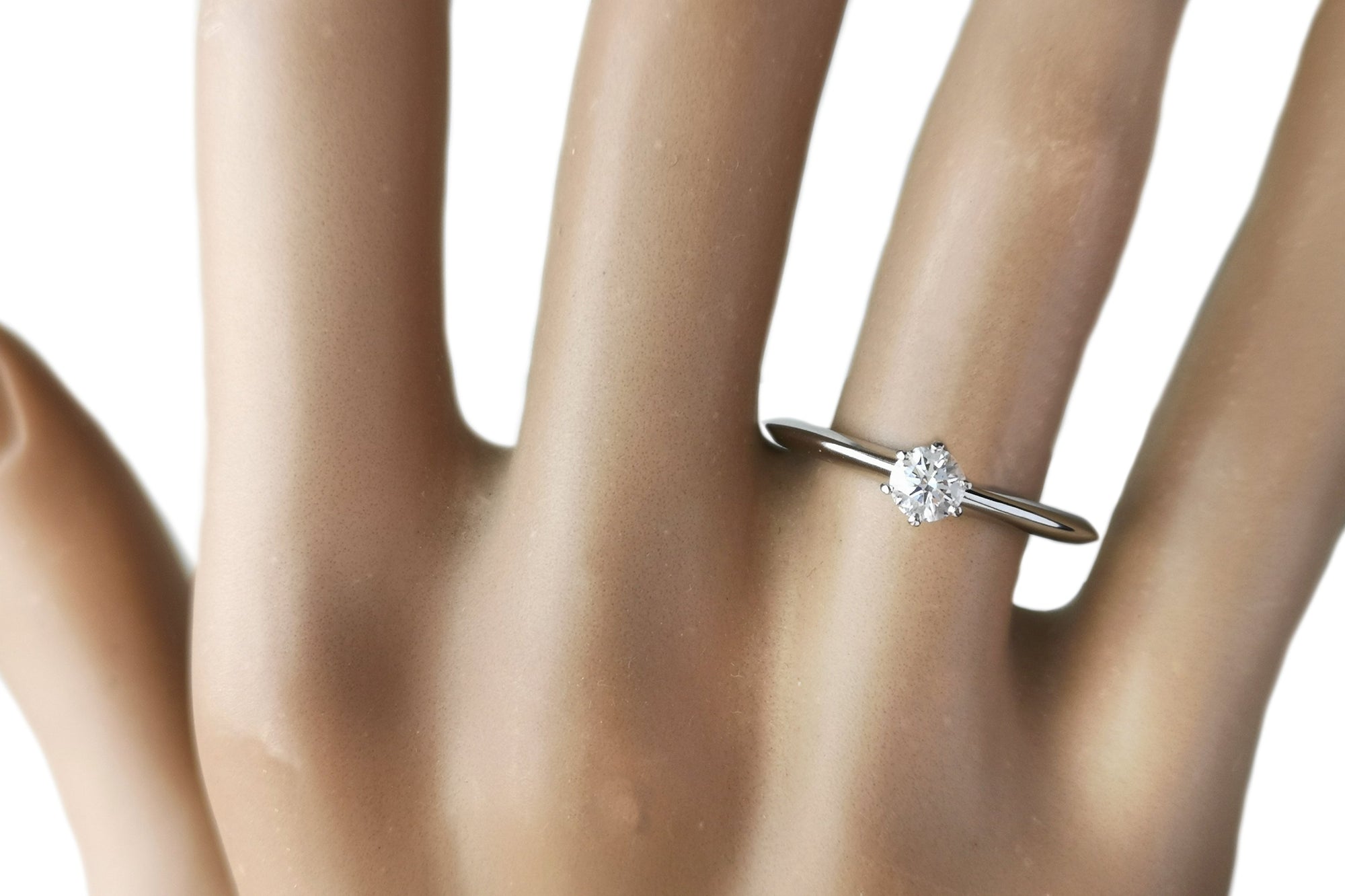 Tiffany & Co. 0.23ct F/VVS1 Round Brilliant Diamond Engagement Ring