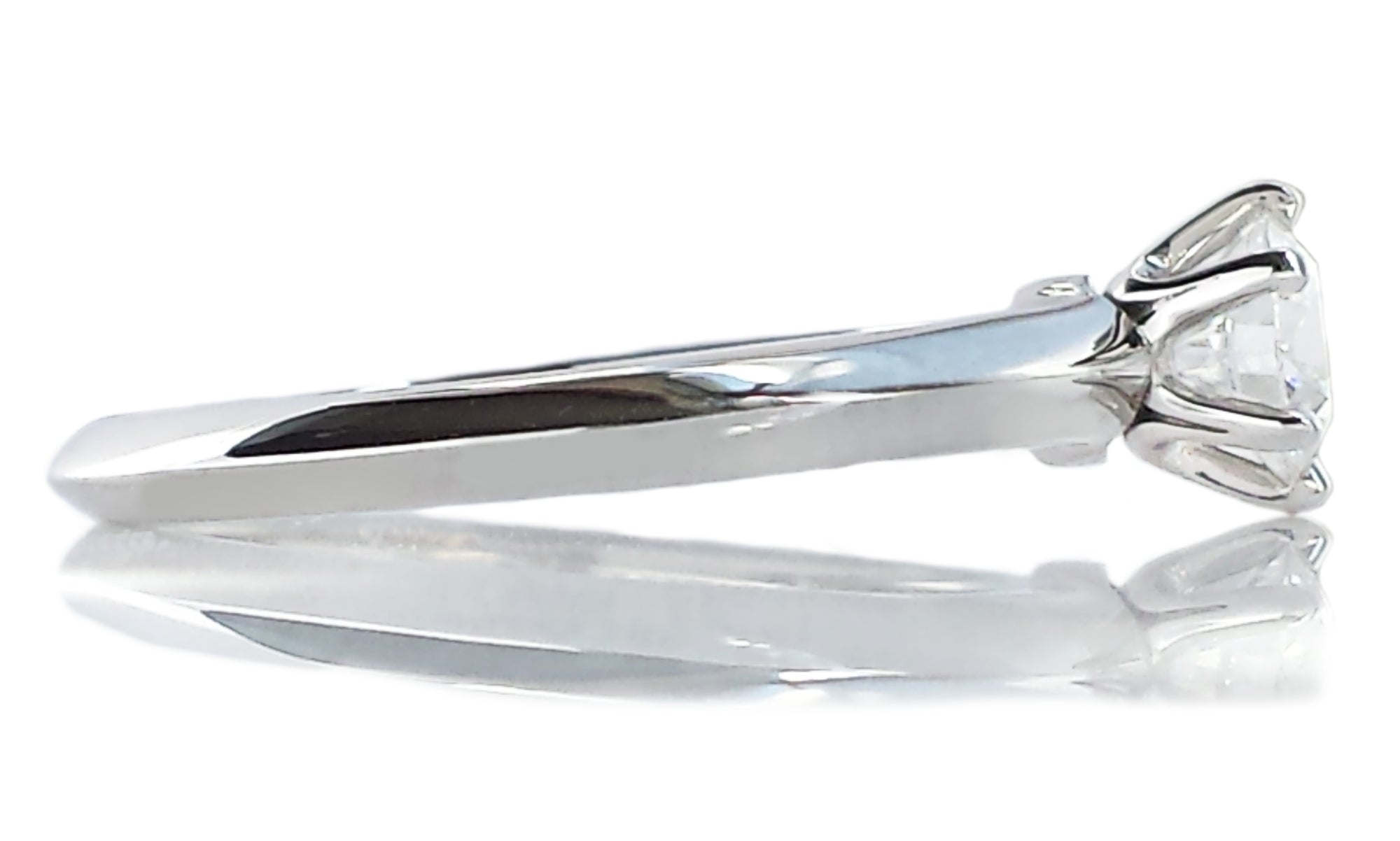 Tiffany & Co. 0.36ct F/VVS2 Round Brilliant Diamond Engagement Ring