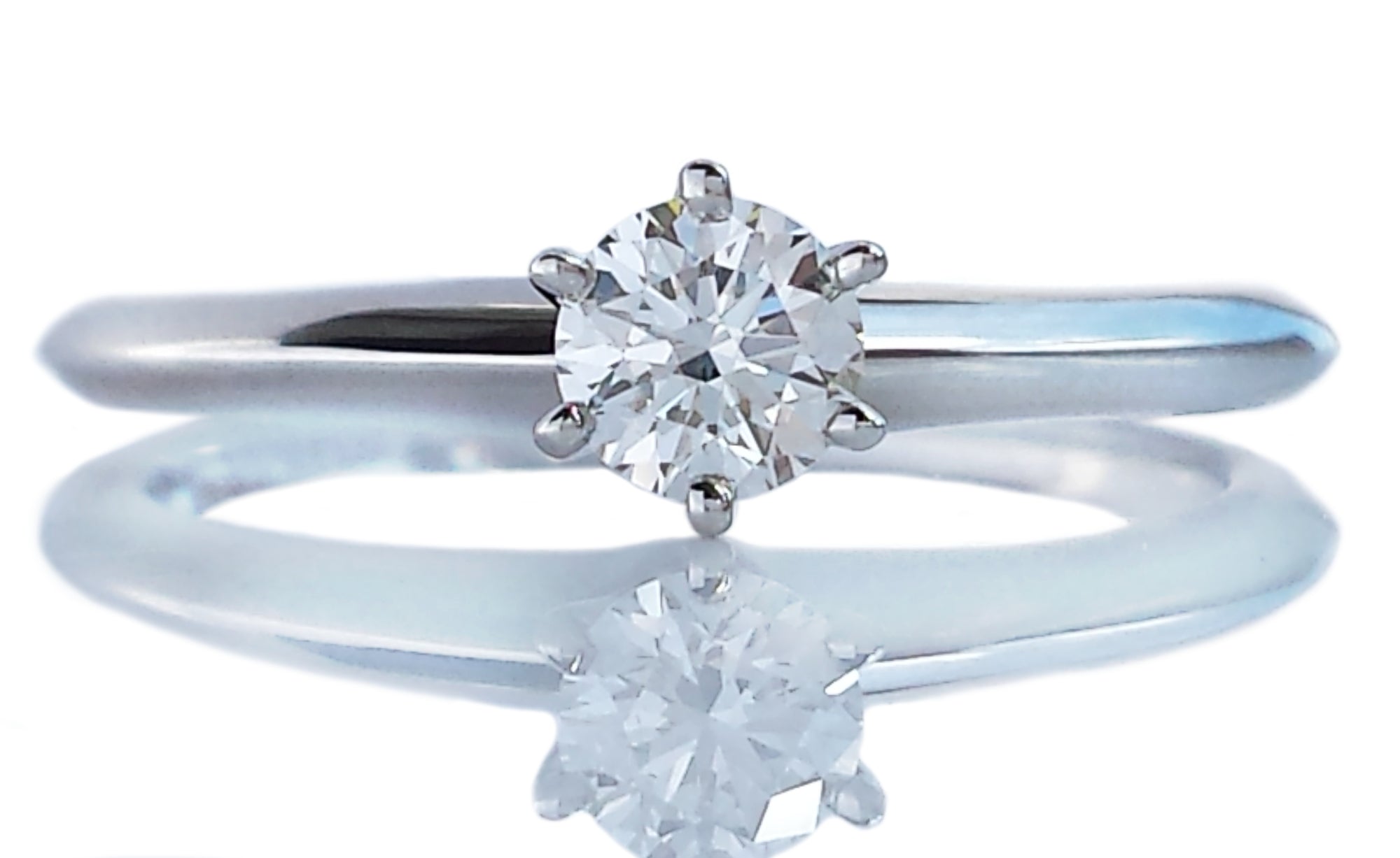 Tiffany & Co .23ct I/VS1 Round Brilliant Cut Diamond Engagement Ring