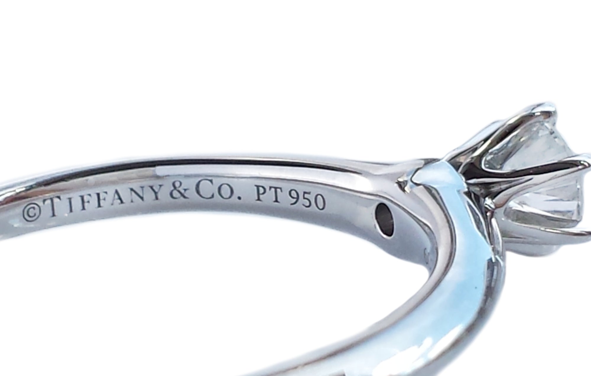 Tiffany & Co. 0.23ct I/VS1 Round Brilliant Cut Diamond Engagement Ring