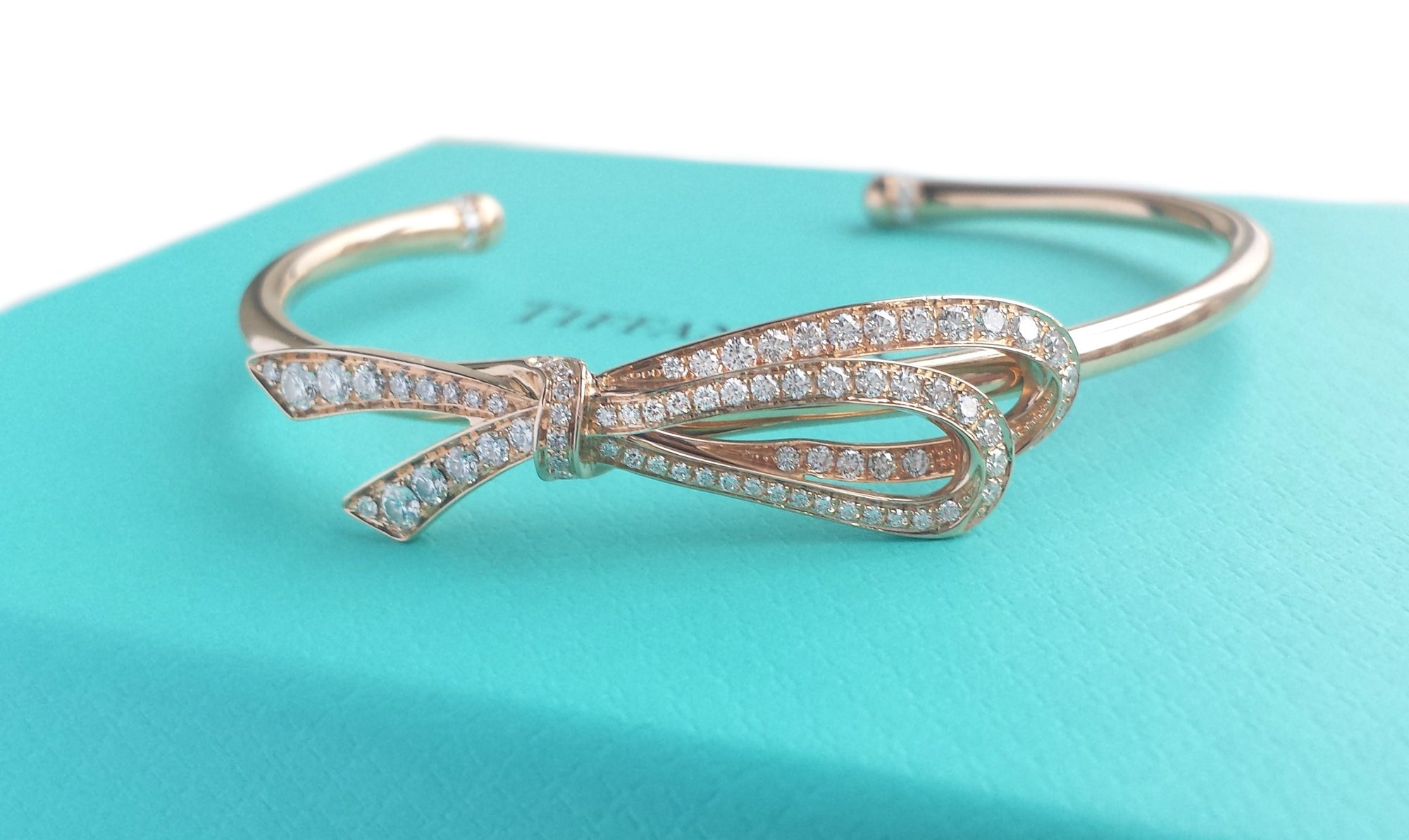 Tiffany & Co .82ct Diamond 18k Rose Gold Ribbon Bracelet SZ M