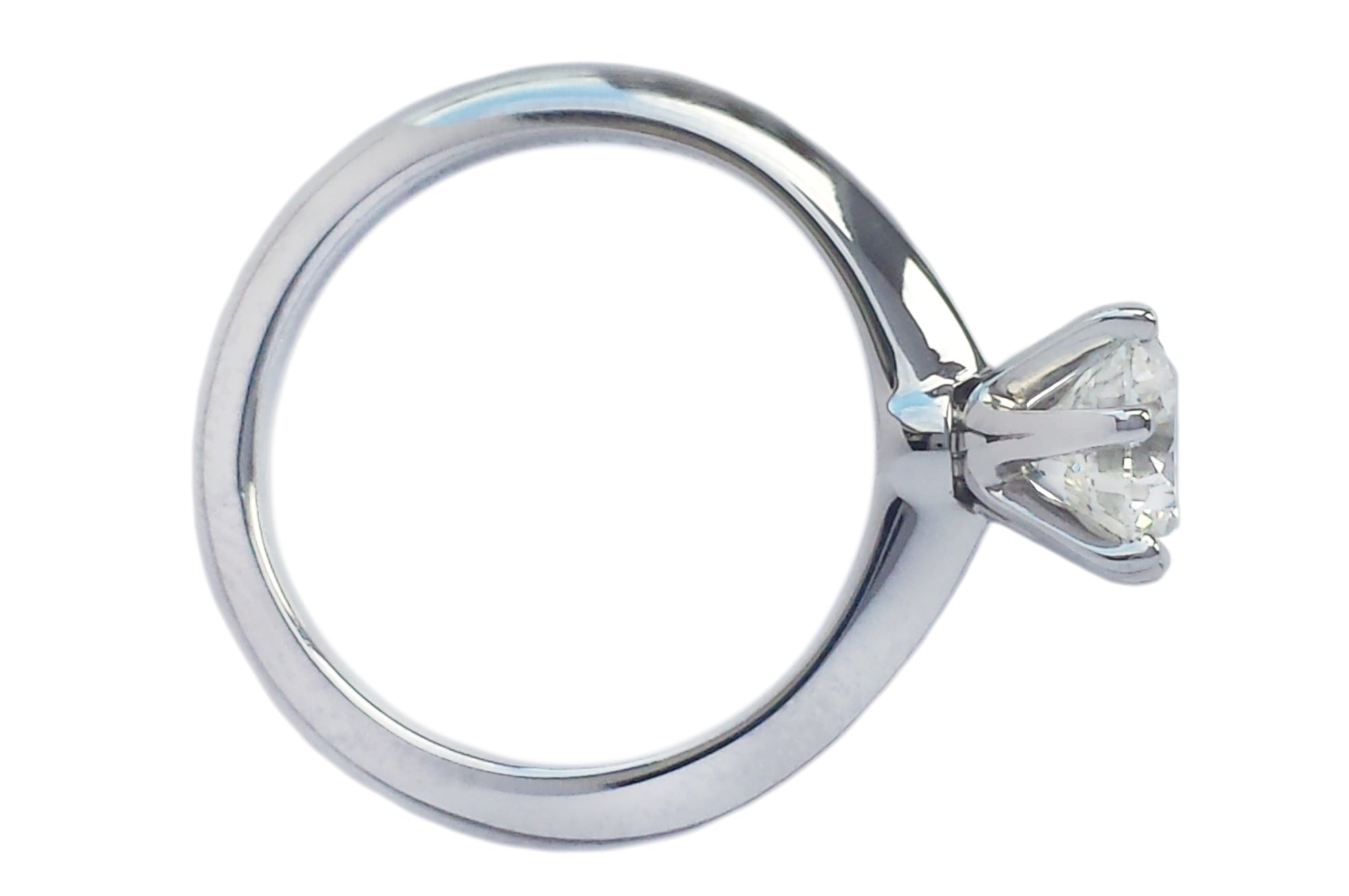 Tiffany & Co .90ct I/VVS2 Round Brilliant Cut Diamond Engagement Ring