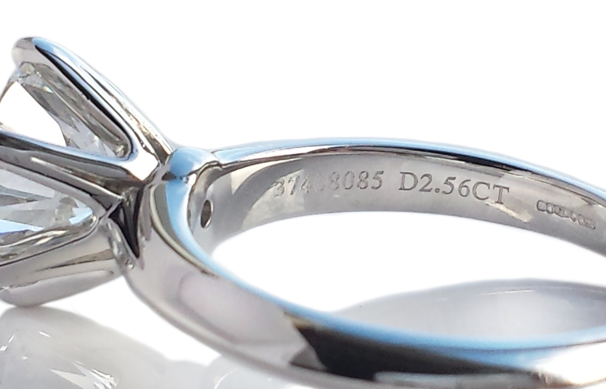 Tiffany & Co. 2.56ct E/VS1 Triple XXX Round Brilliant Cut Diamond Engagement Ring