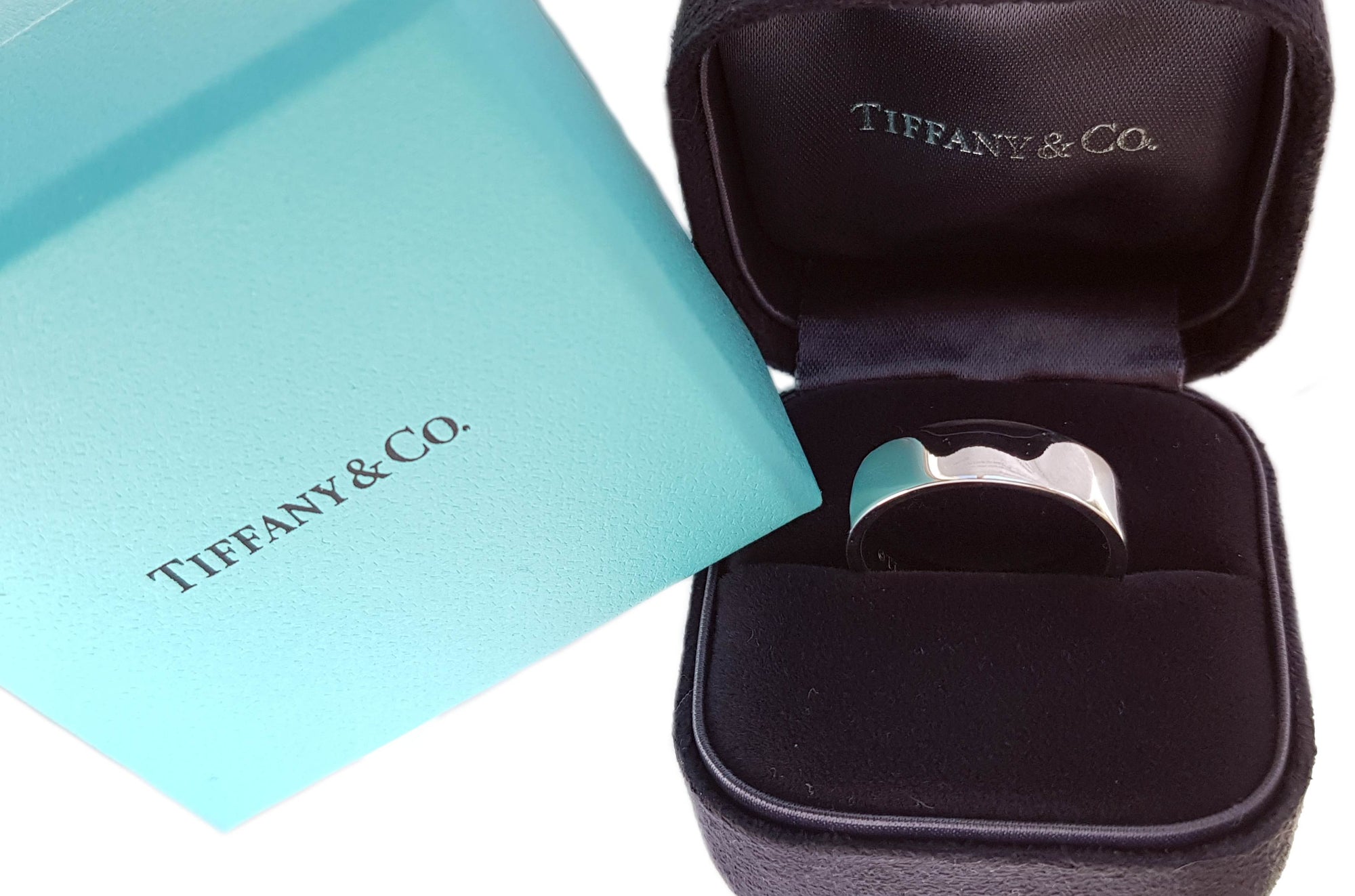 Tiffany & Co. Essential 6mm Platinum Wedding Band / Ring