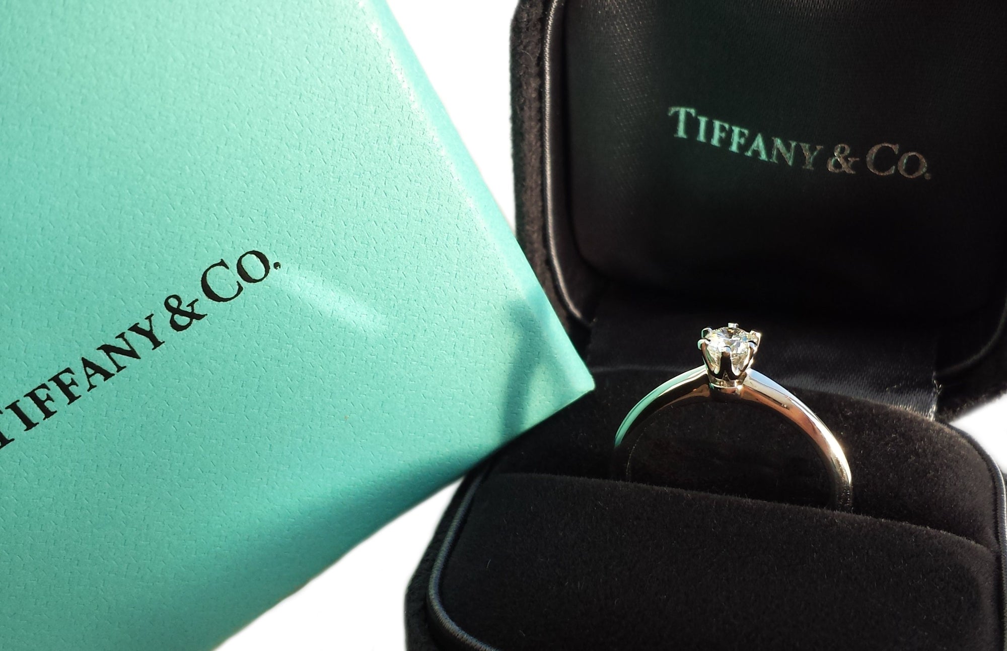 Tiffany & Co. 0.30ct H/VVS1 Triple XXX Round Brilliant Diamond Engagement Ring