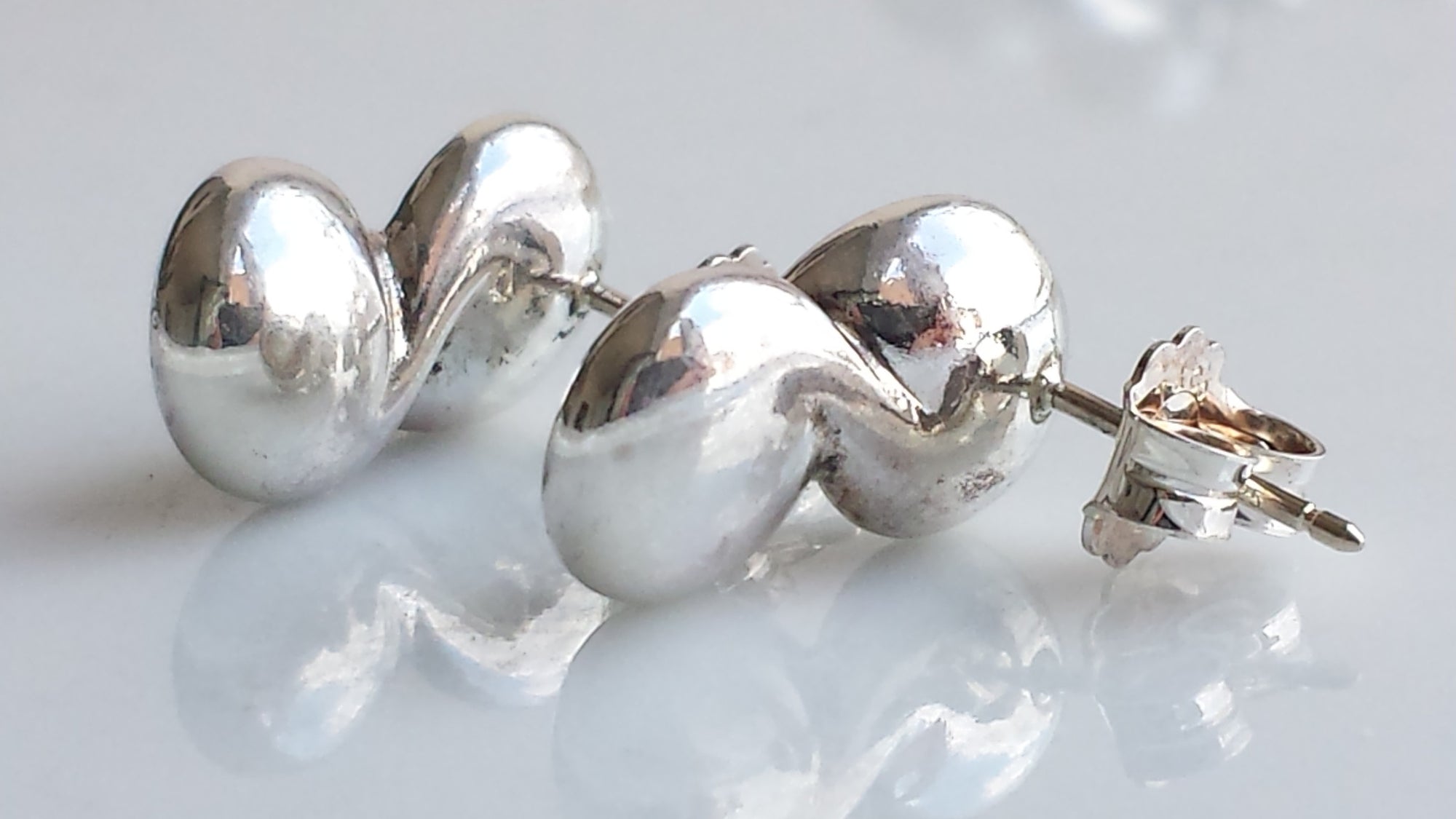 Tiffany & Co. Vintage Freshwater Pearl Sterling Silver Infinity (8) Stud Earrings