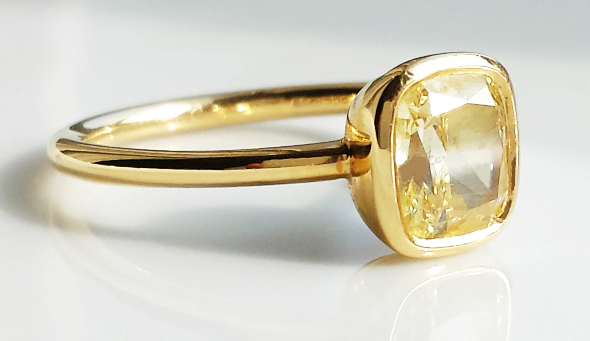 Tiffany & Co. 1.40ct 'Fancy Yellow' Cushion Cut Diamond Engagement Ring FI / VS1