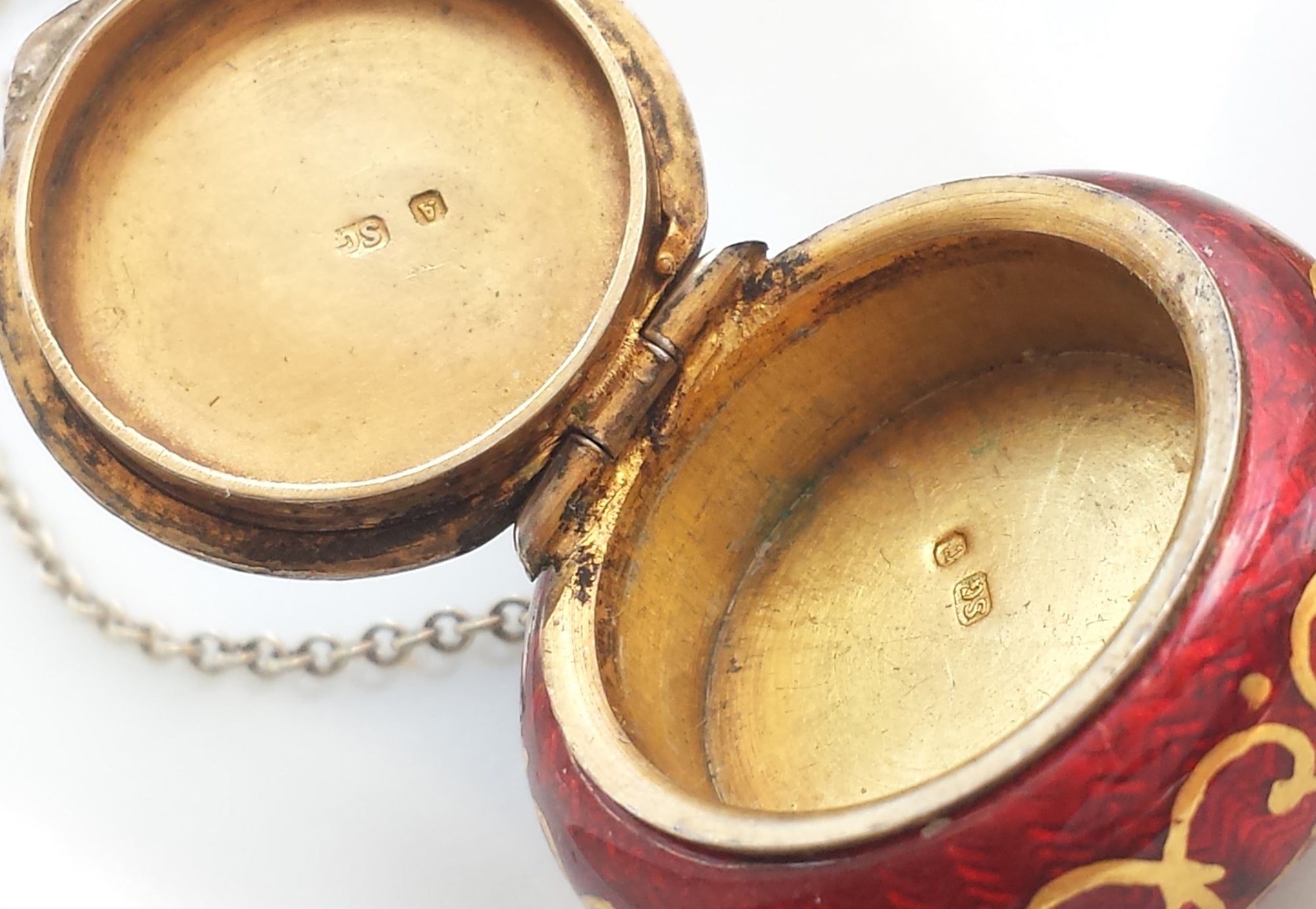 Antique Victorian 1880s Enamelled Guilloche Silver Gilt Vinaigrette Necklace SG