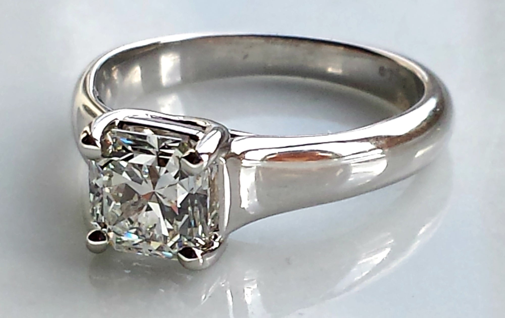 Tiffany & Co. 0.92ct G / VVS2 'Lucida' Diamond Engagement Ring