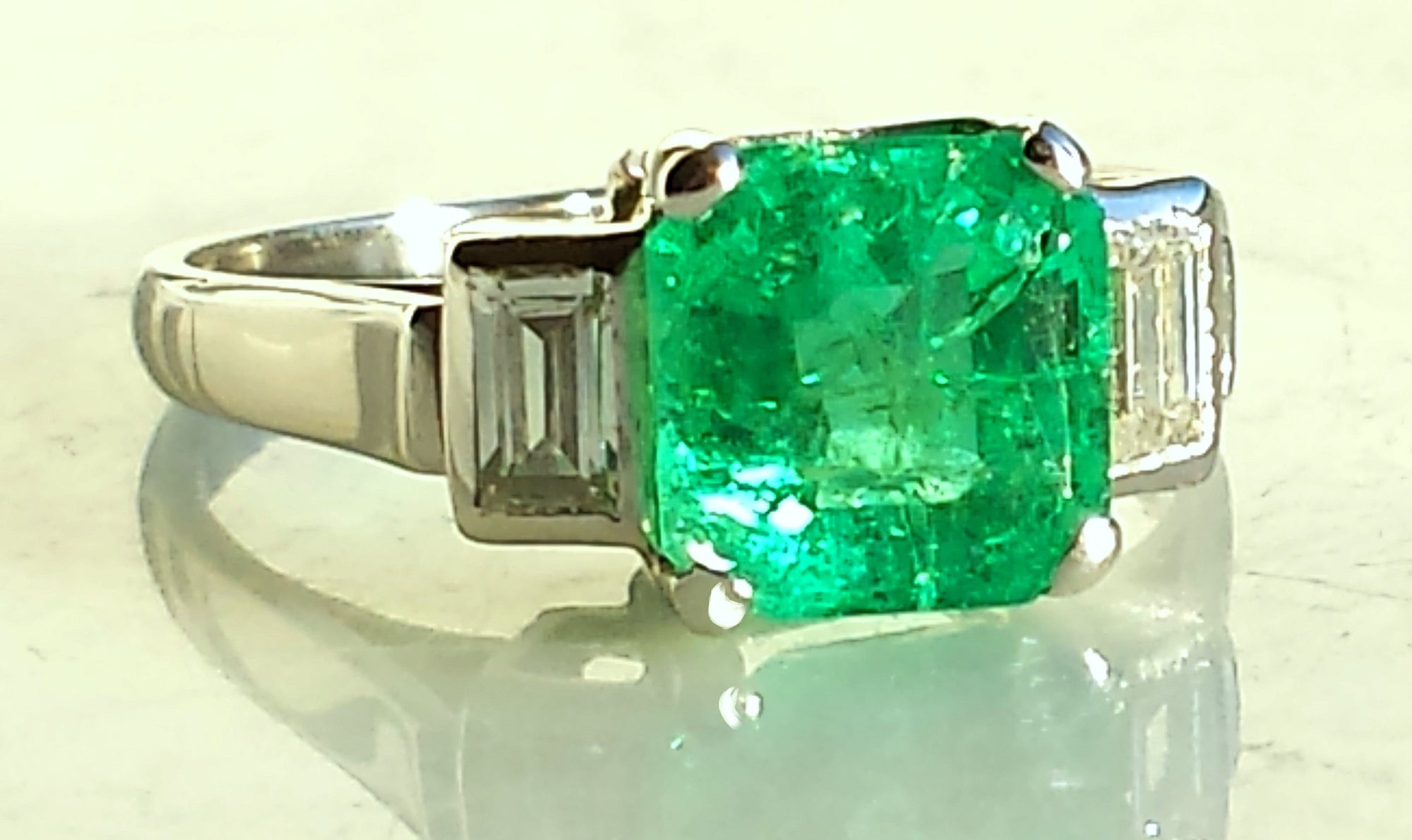 Art Deco 2.04ct Colombian Natural Emerald & Diamond Ring in Platinum