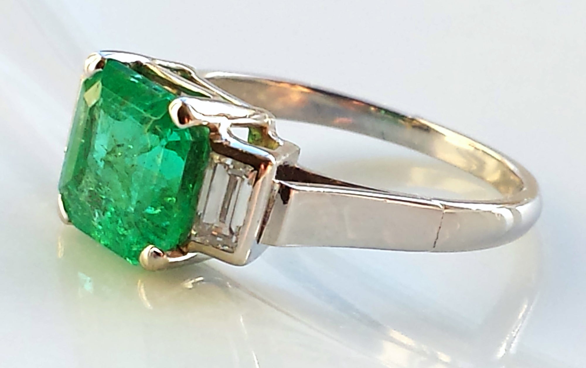 Art Deco 2.04ct Colombian Natural Emerald & Diamond Ring in Platinum