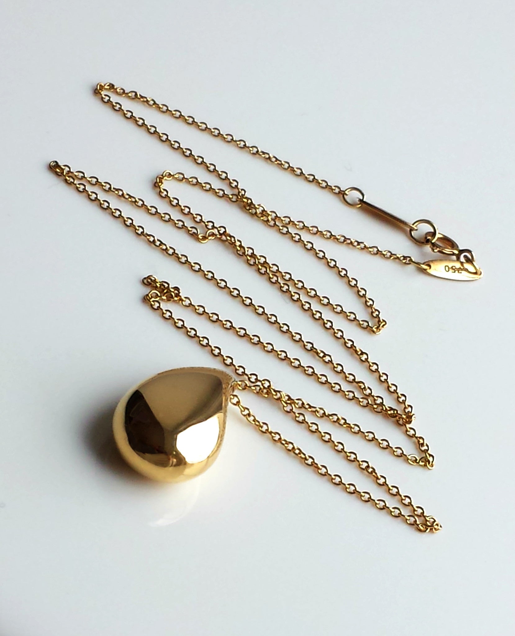 Tiffany & Co. Elsa Peretti Teardrop Pendant / Necklace in 18k Gold