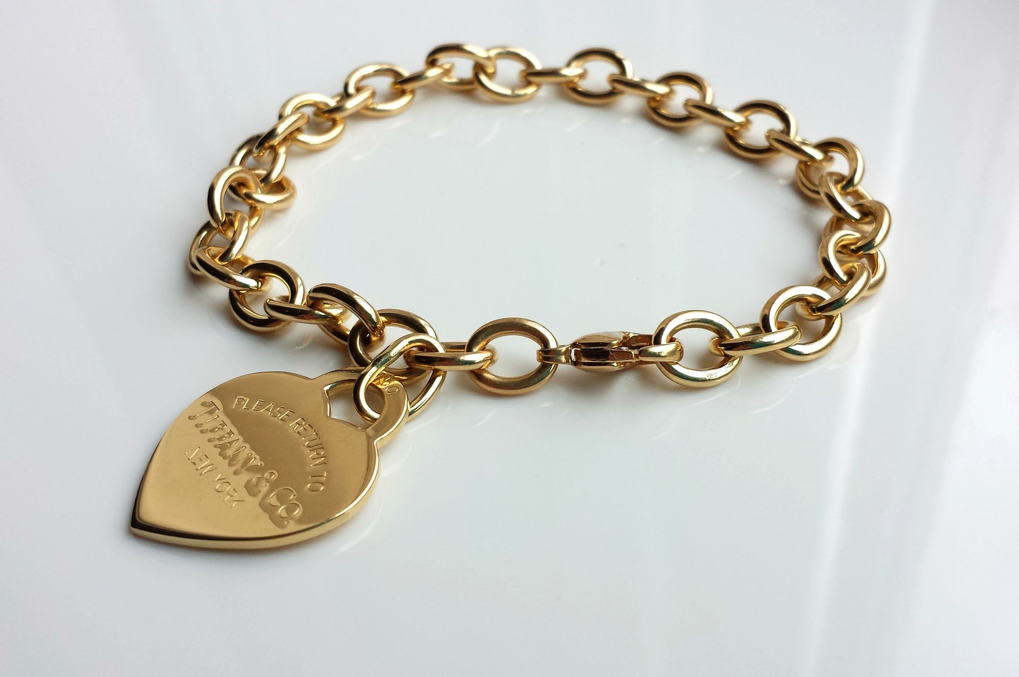 Tiffany & Co. 18k Yellow Gold Return to Heart Charm Bracelet – Large