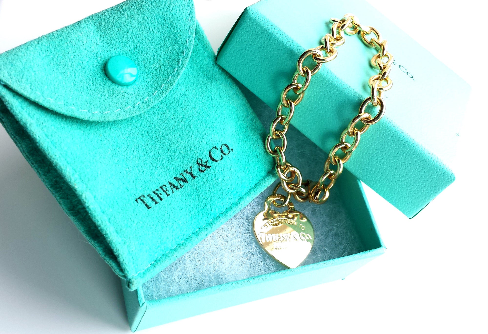 Tiffany & Co. 18k Yellow Gold Return to Heart Charm Bracelet – Large