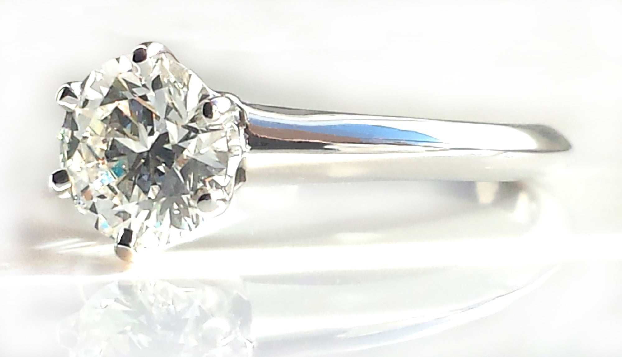 Tiffany & Co. 1.09ct G/VVS2 Round Brilliant Cut Diamond Engagement Ring