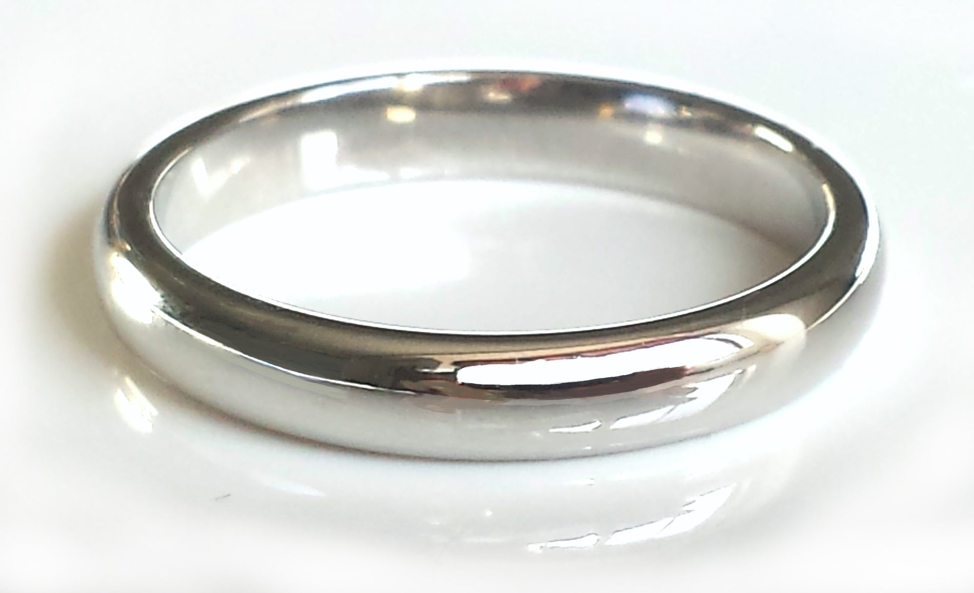 Tiffany & Co. Lucida 3mm Platinum Wedding Ring Size K (US 5)