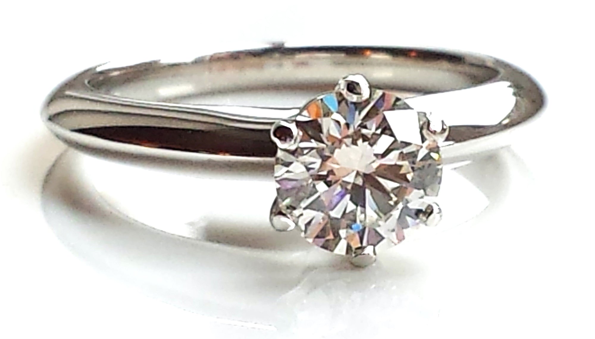 Tiffany & Co. 0.90ct H/VS2 Round Brilliant Cut Diamond Engagement Ring