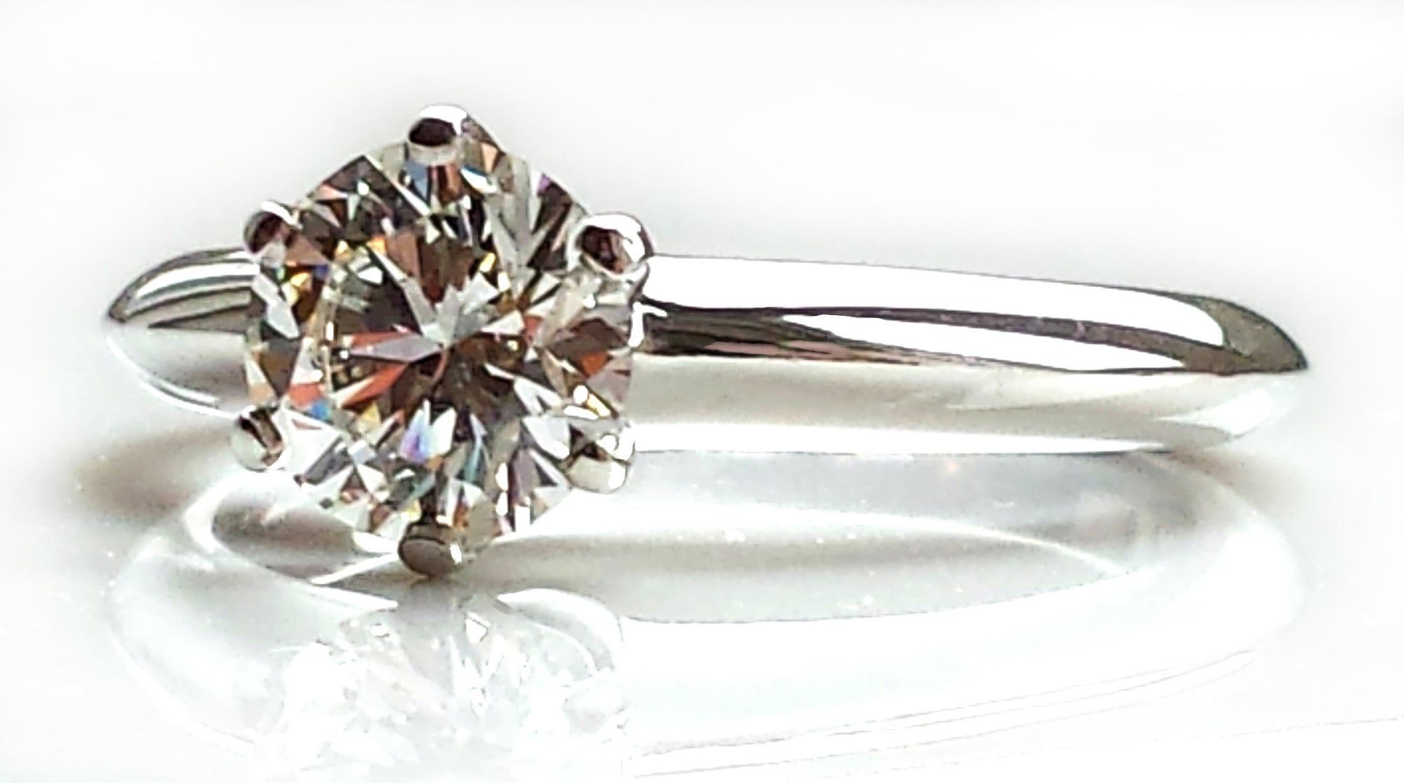 Tiffany & Co. 0.90ct H/VS2 Round Brilliant Cut Diamond Engagement Ring