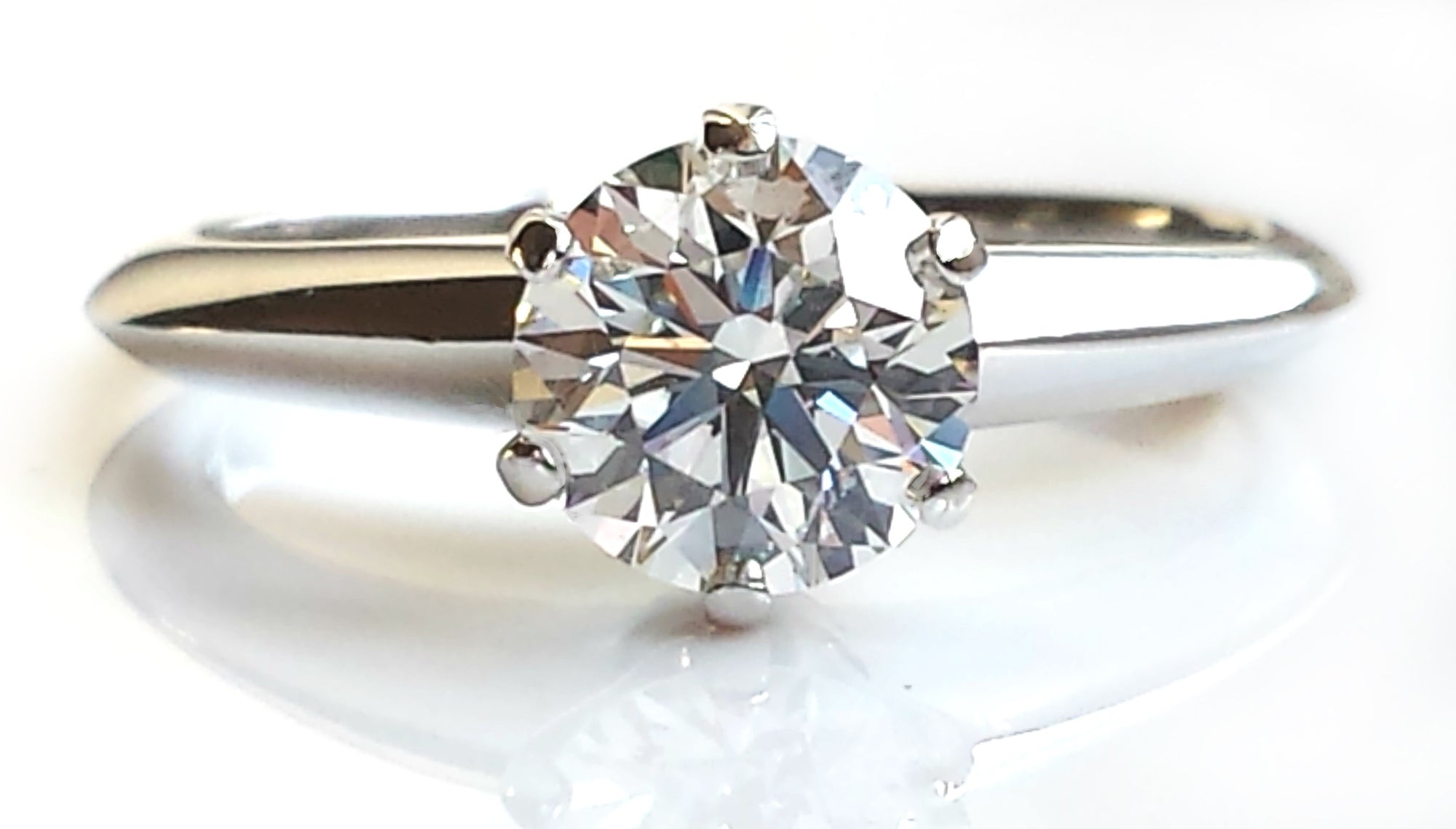 Tiffany & Co. 0.93ct I/VS1 Round Brilliant Cut Diamond Engagement Ring