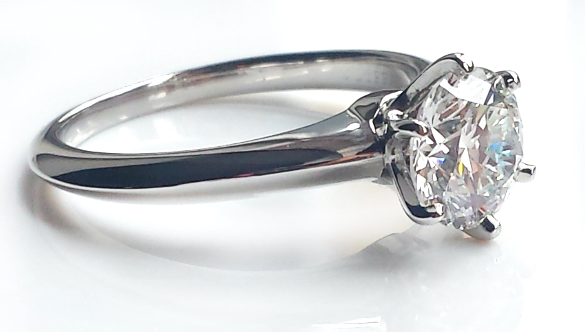 Tiffany & Co. 1.43ct G/SI1 Round Brilliant Cut Diamond Engagement Ring Triple XXX
