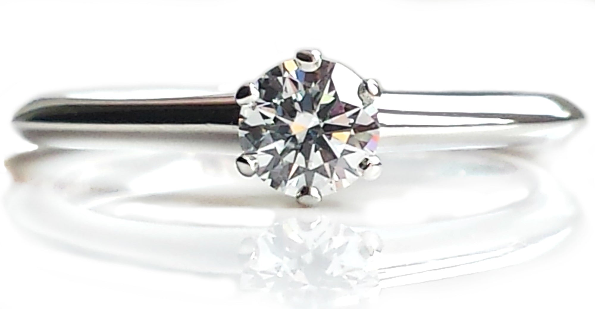 Tiffany & Co .30ct G/VS1 Round Brilliant Cut Diamond & Platinum Engagement Ring Sz L