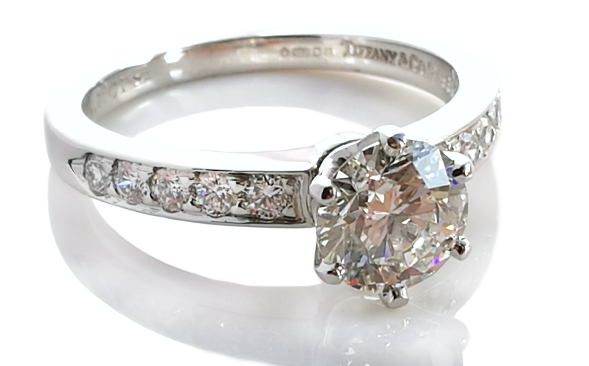 Tiffany & Co. 1.40tcw G/VS1 Round Brilliant Diamond & Platinum Engagement Ring