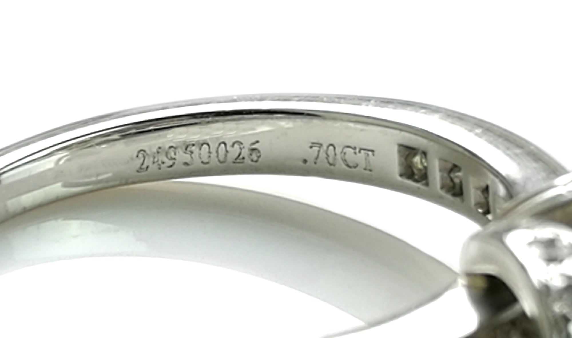 Tiffany & Co. 1.00tcw H/VVS2 Round Brilliant Ribbon Diamond Engagement ...