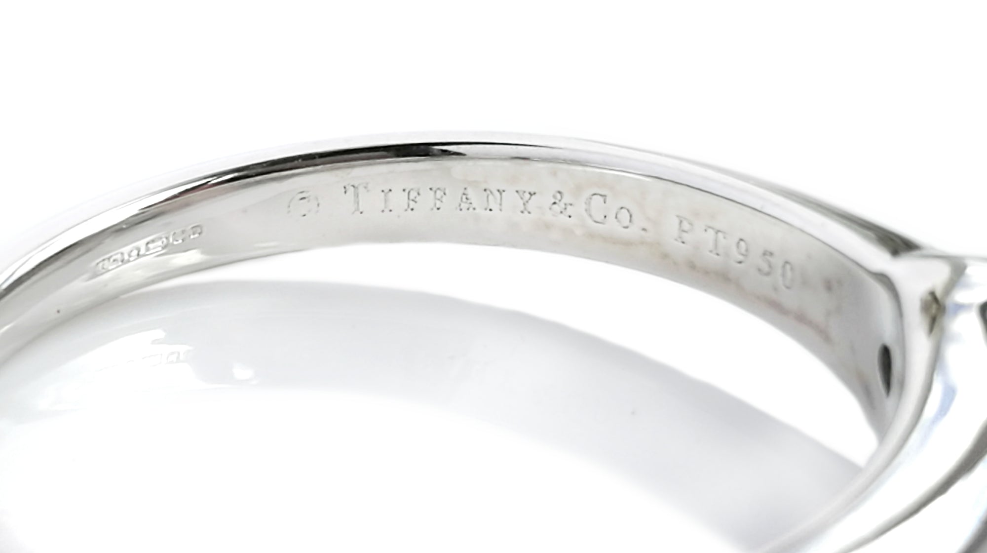 Tiffany & Co 0.51ct I/VS2 Round Brilliant Diamond Engagement Ring