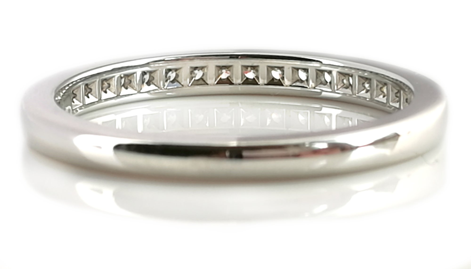 Tiffany & Co. 2mm Channel Set Diamond Platinum Wedding Band / Ring, Size M