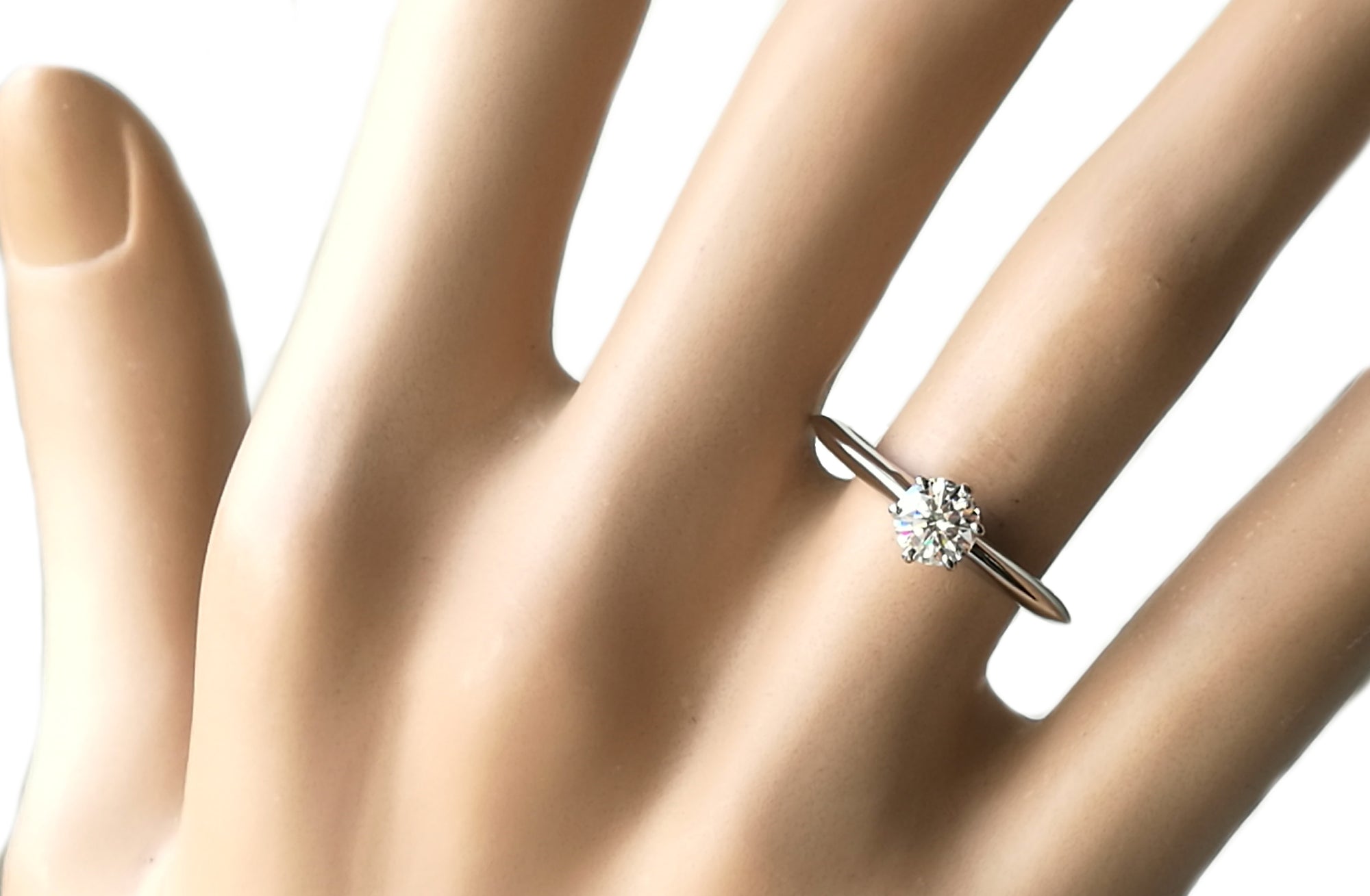 Tiffany & Co .48ct G/VS1 Round Brilliant Platinum Engagement Ring