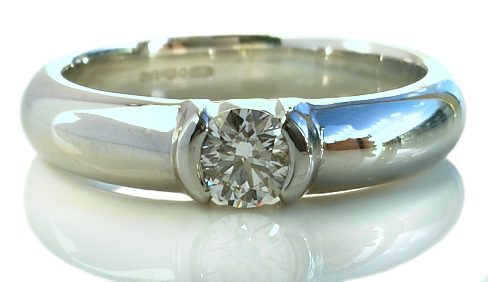 Tiffany & Co. 0.27ct H/VVS1 'Etoile' Round Brilliant Cut Diamond Engagement Ring