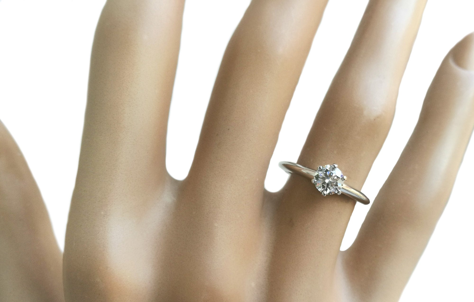 Tiffany & Co. 0.47ct H/VS2 Round Brilliant Cut Diamond Engagement Ring