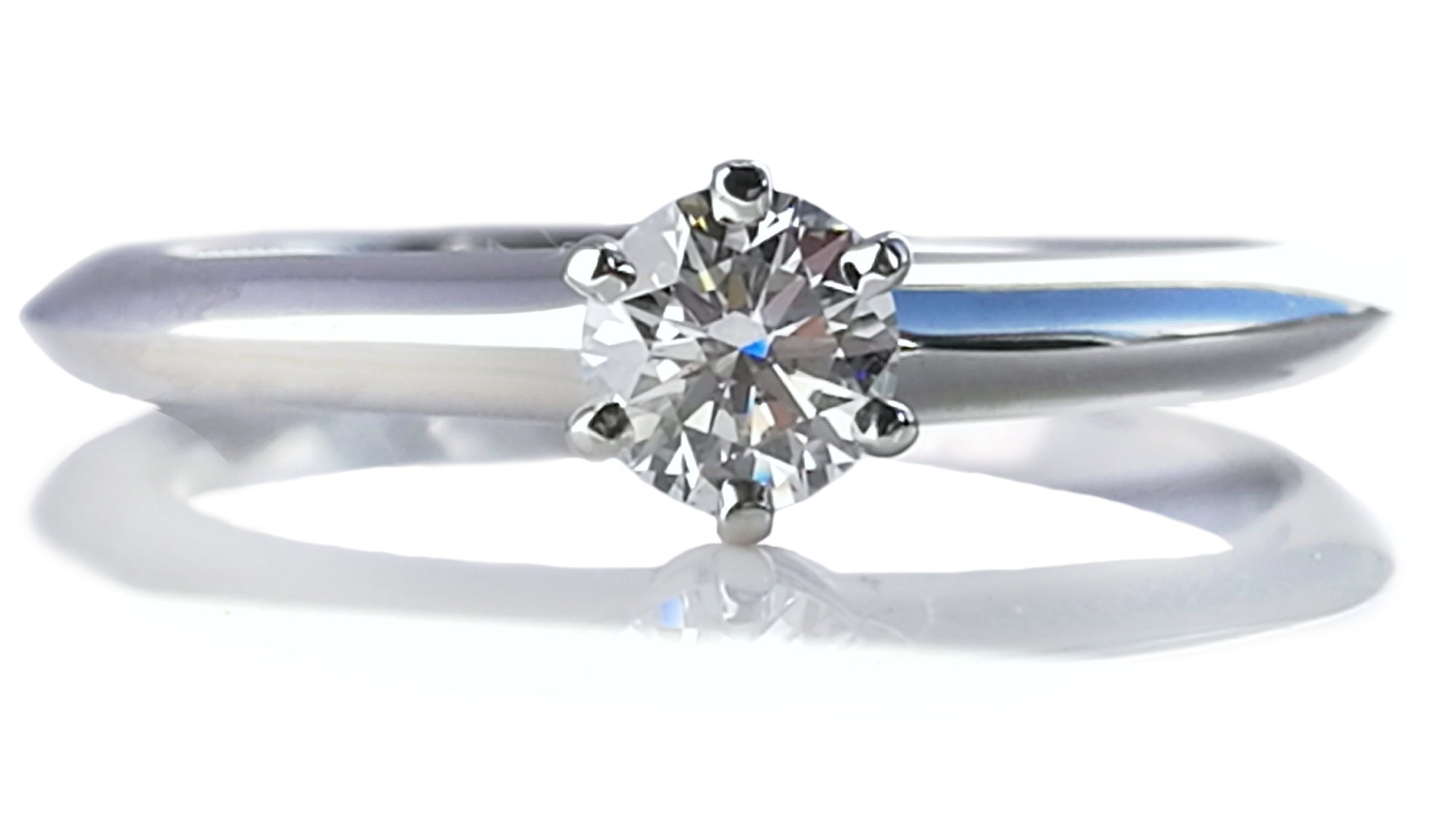 Tiffany & Co. 0.23ct G/VS Round Brilliant Diamond Engagement Ring