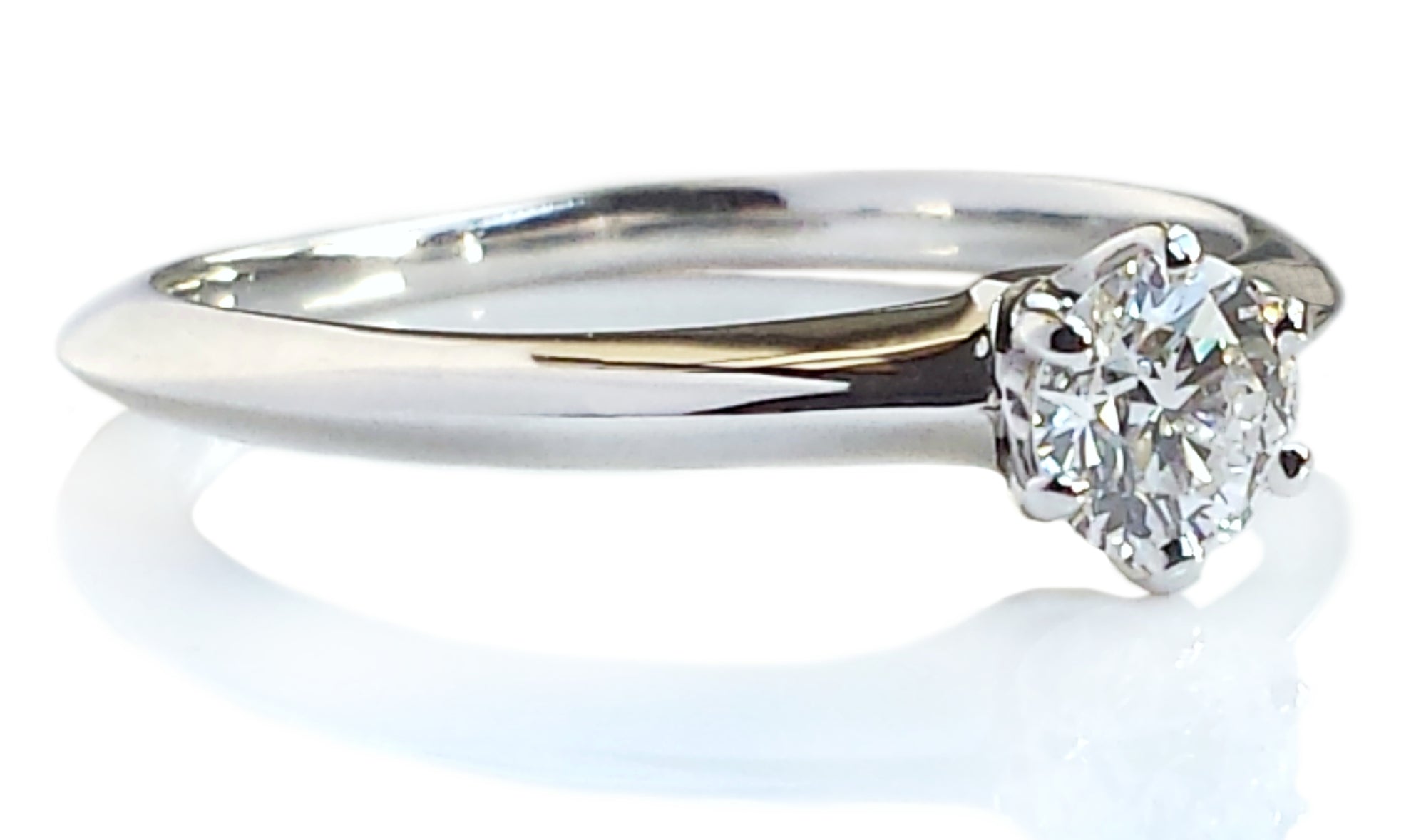 Tiffany & Co. 0.31ct F/VS1 Round Brilliant Diamond Engagement Ring