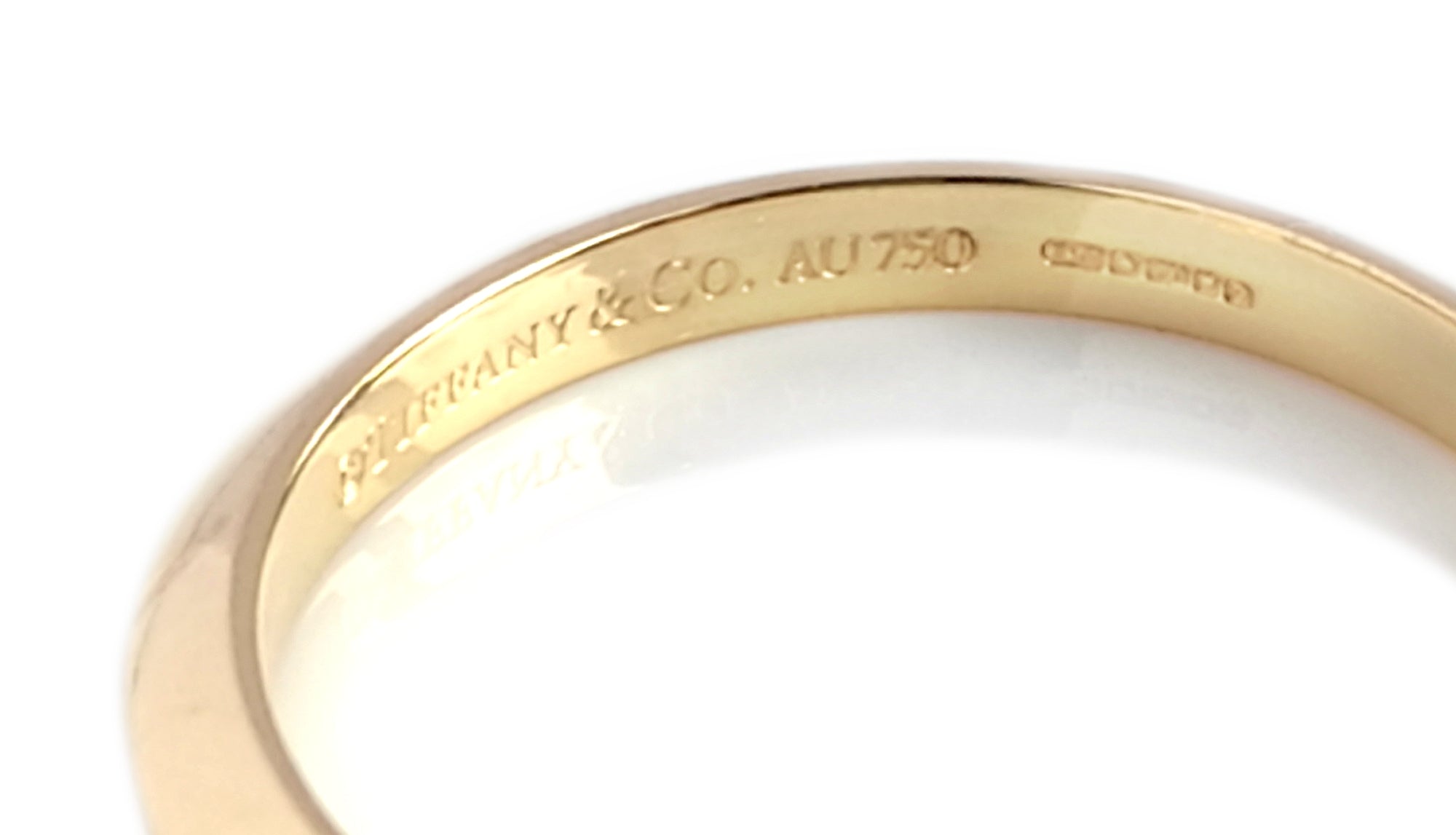 Tiffany & Co. Knife Edge Wedding Ring in 18k Yellow Gold