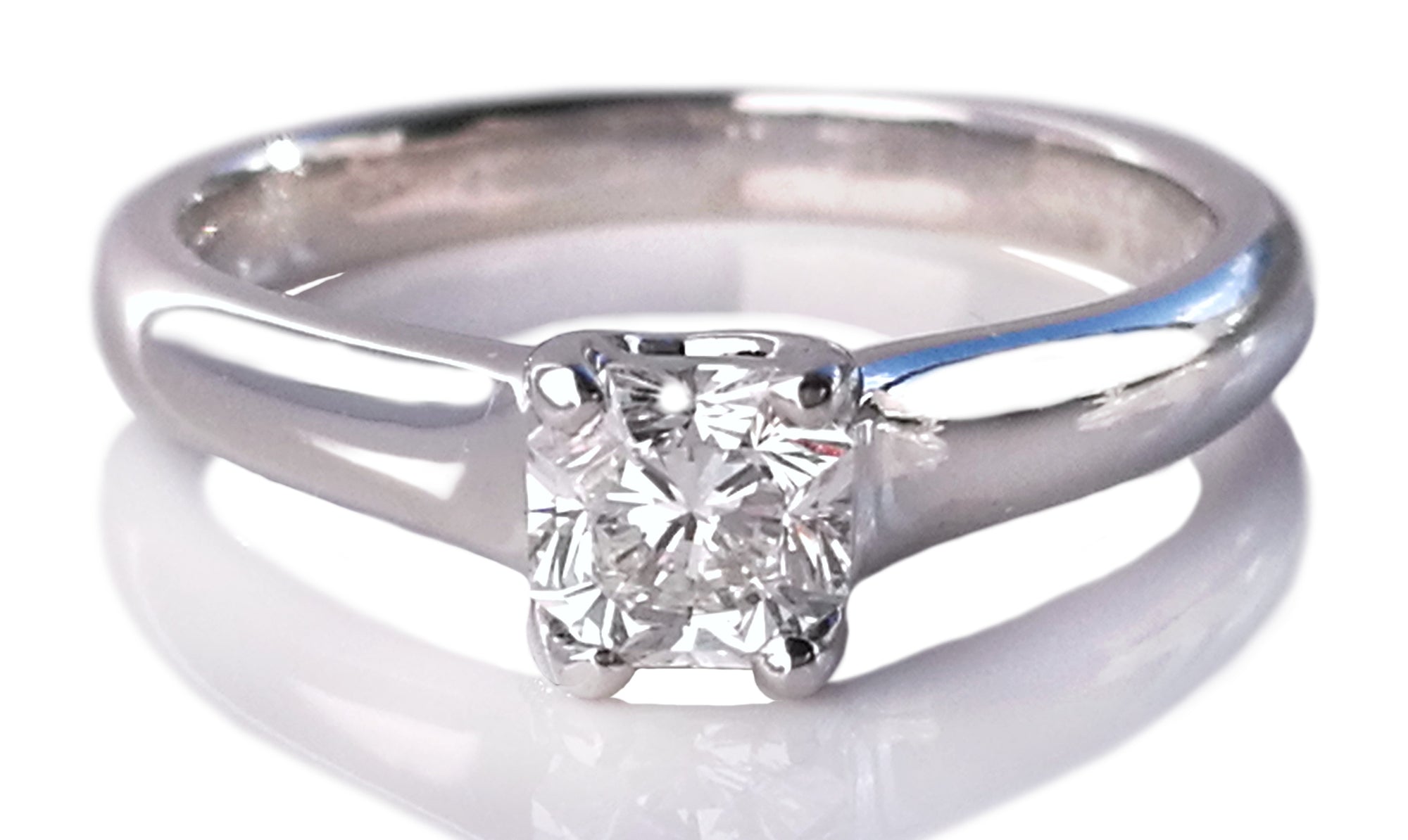 Tiffany & Co. 0.40ct I/VVS2 Lucida Diamond Engagement Ring