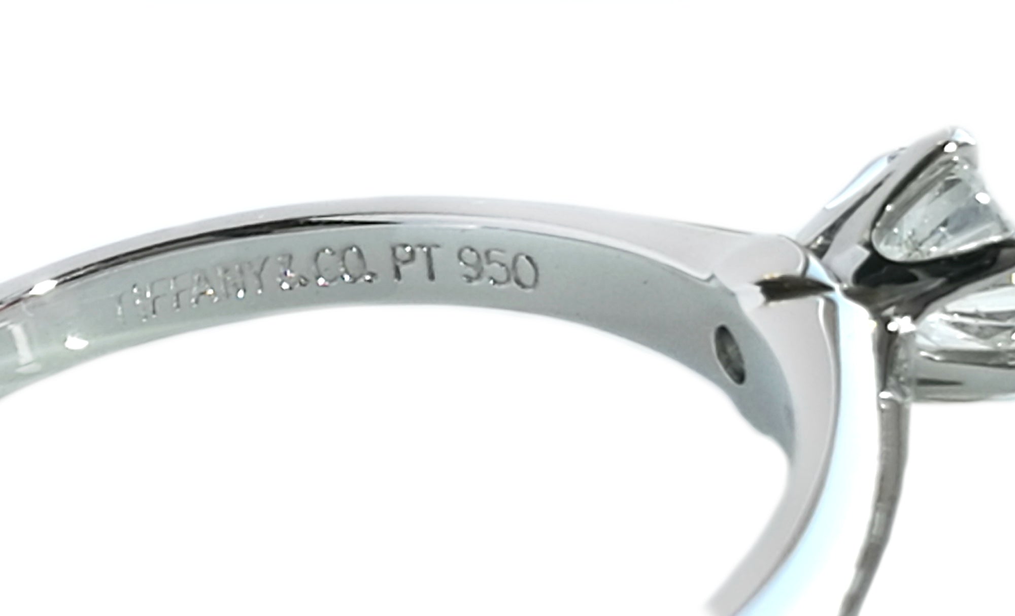 Tiffany & Co. 0.24ct G/VS Round Brilliant Cut Diamond Engagement Ring