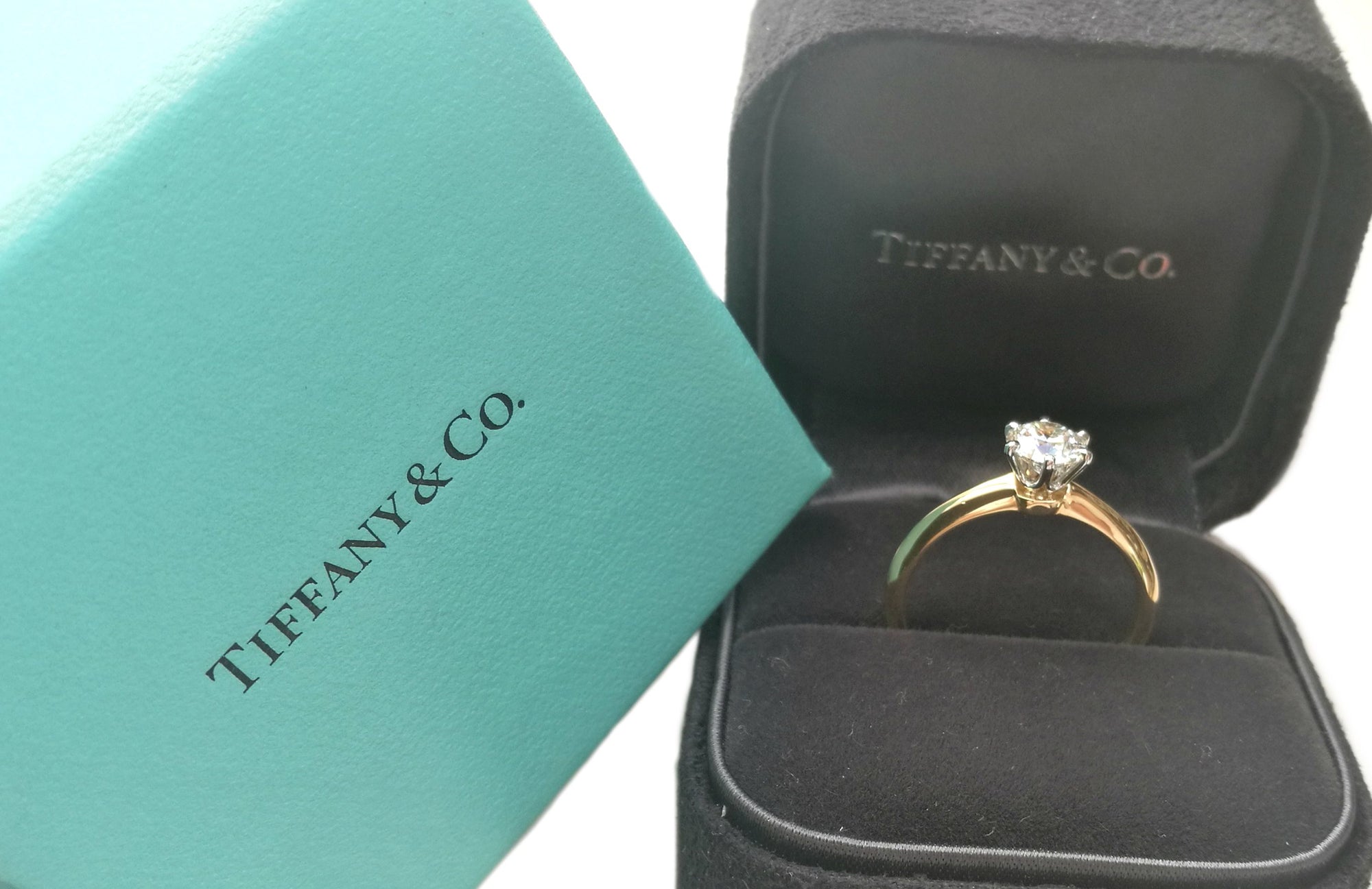 Tiffany & Co. 0.72 H/VS1 Round Brilliant Diamond & 18K Yellow Gold Engagement Ring