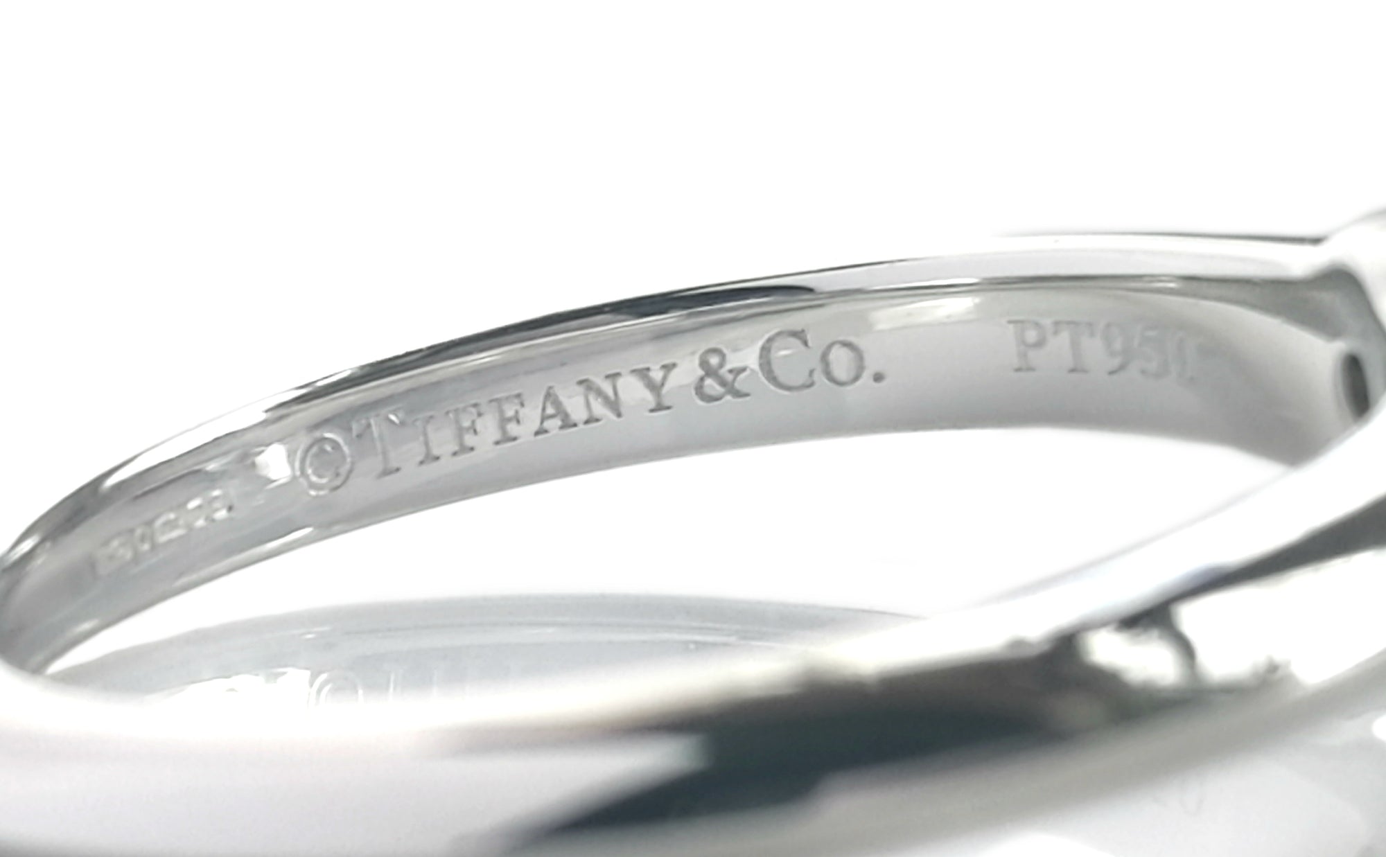 Tiffany & Co. 0.89ct E/VVS2 Triple-X Round Brilliant Diamond Engagement Ring