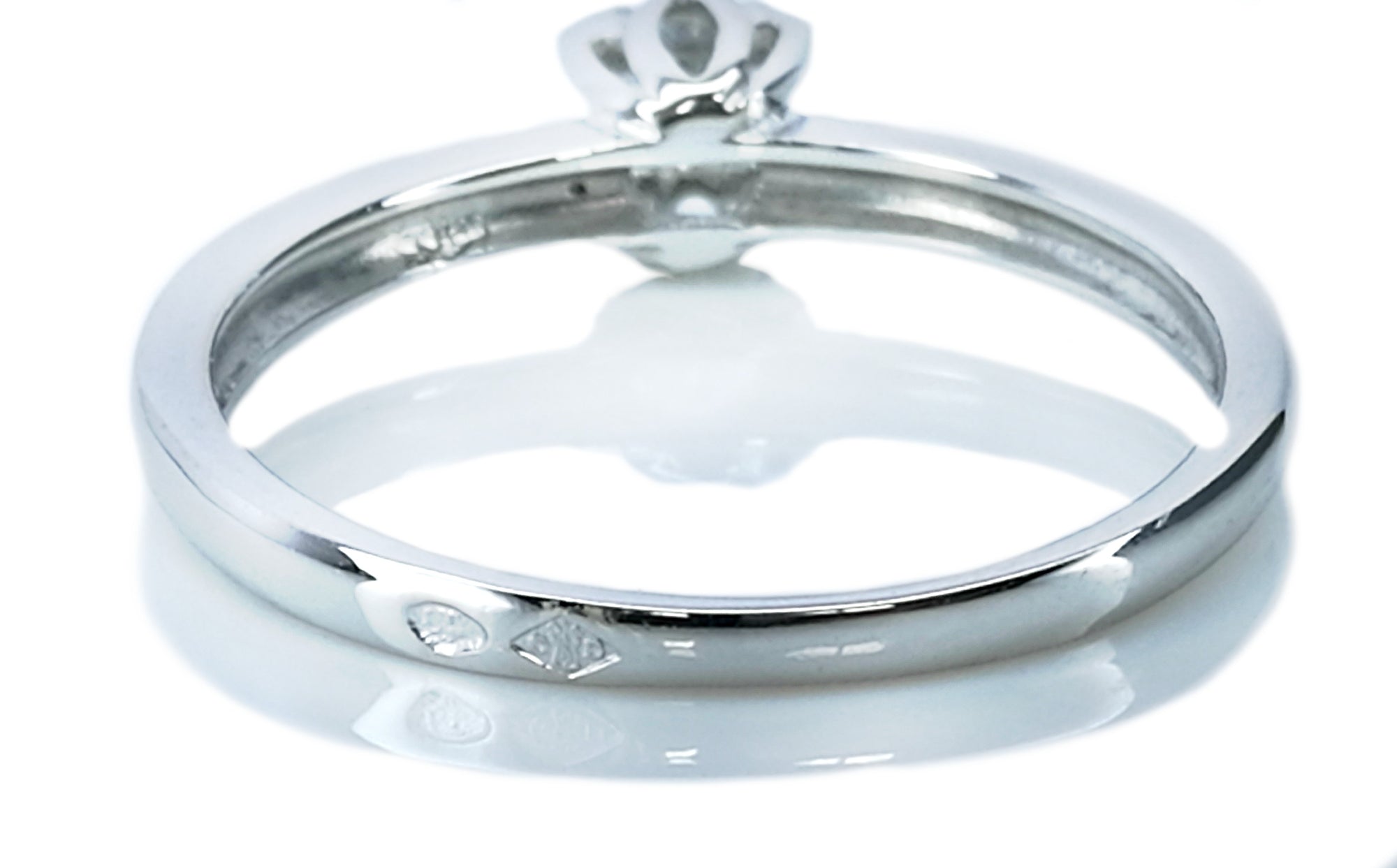 Brand New 18k White Gold .10ct Round Brilliant Diamond Engagement Ring SZ N