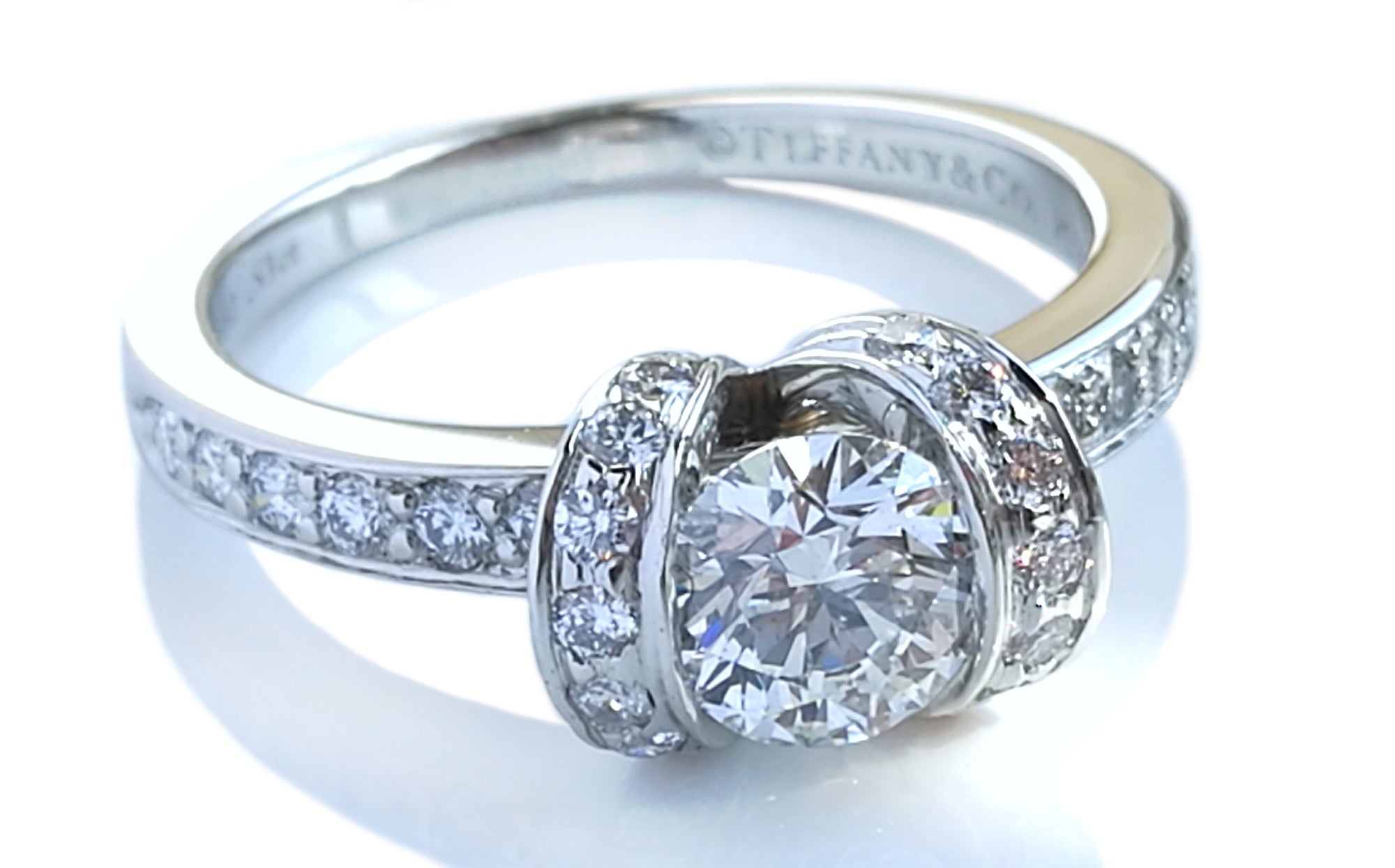 Tiffany & Co. 0.83tcw G/VS2 Round Brilliant Diamond Ribbon Engagement Ring