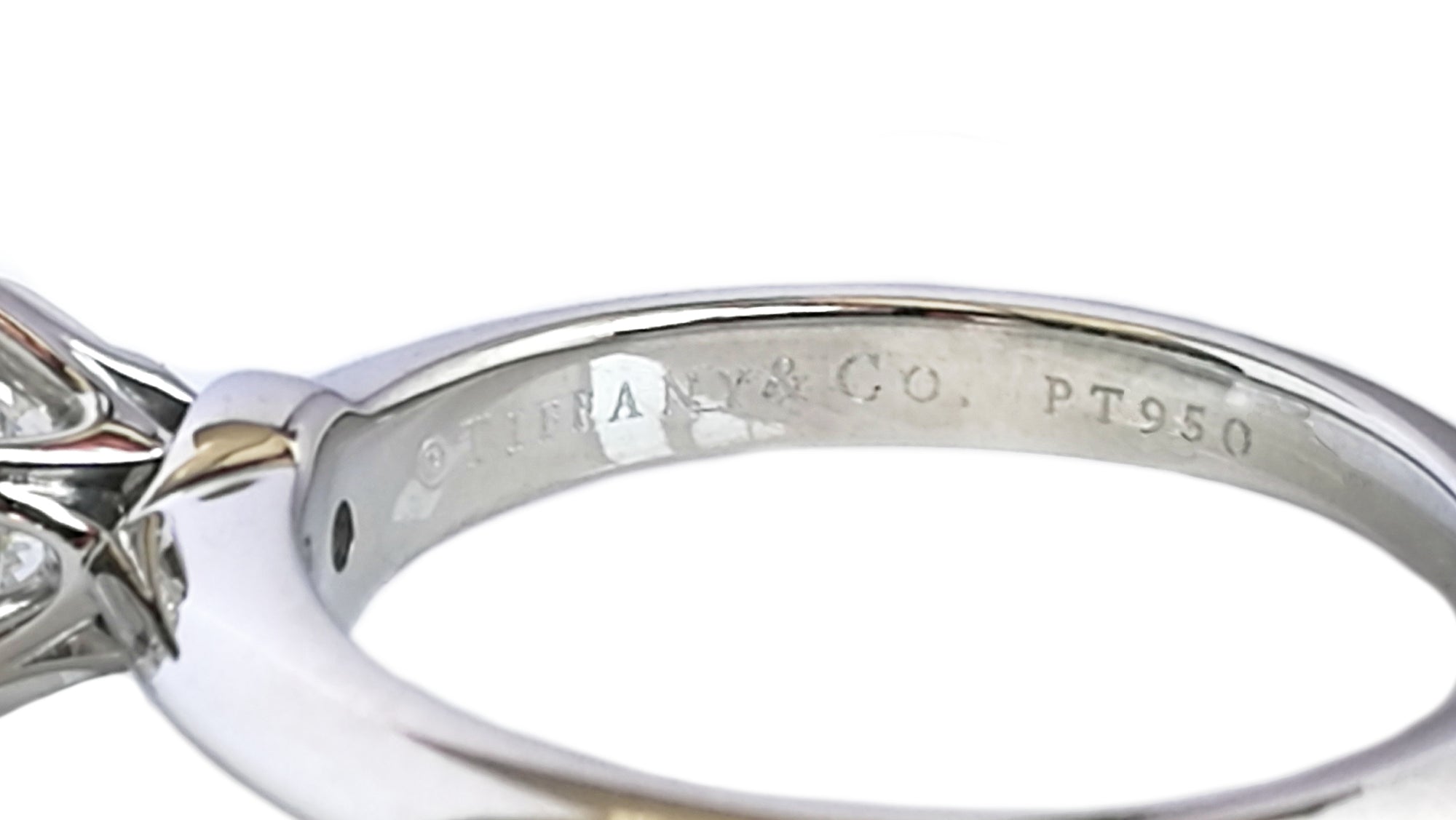 Tiffany & Co 1.07ct H/VS2 Round Brilliant Diamond Engagement Ring RRP £15500