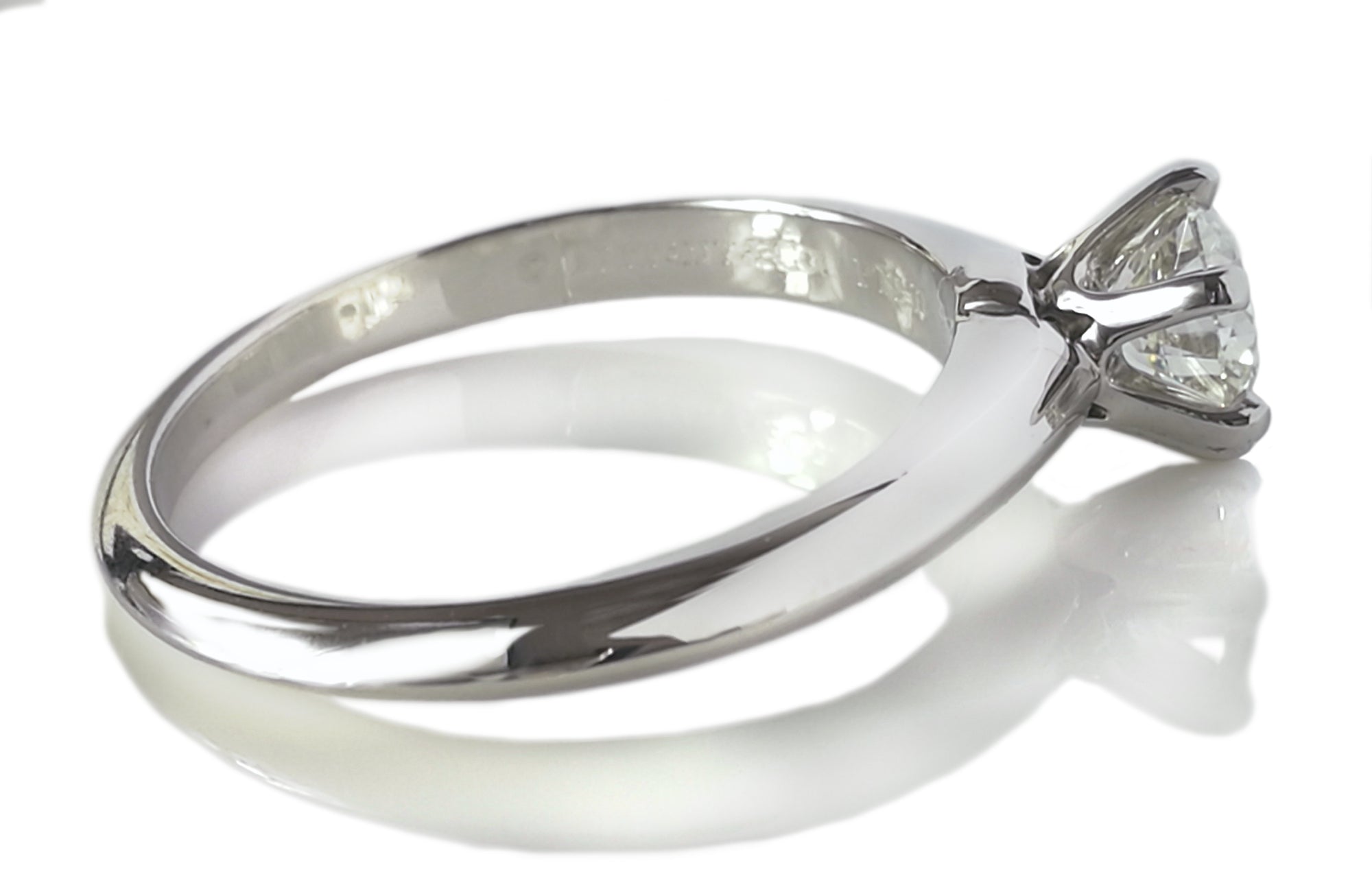 Tiffany & Co. 0.55ct G/VS Round Brilliant Diamond Engagement Ring