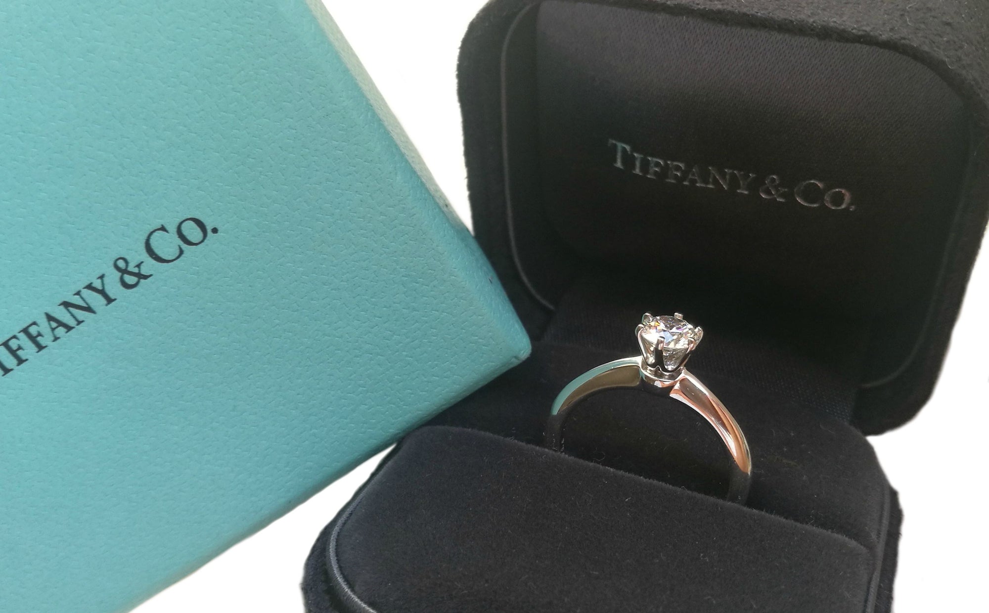 Tiffany & Co. 0.54ct G/VS2 Round Brilliant Diamond Engagement Ring