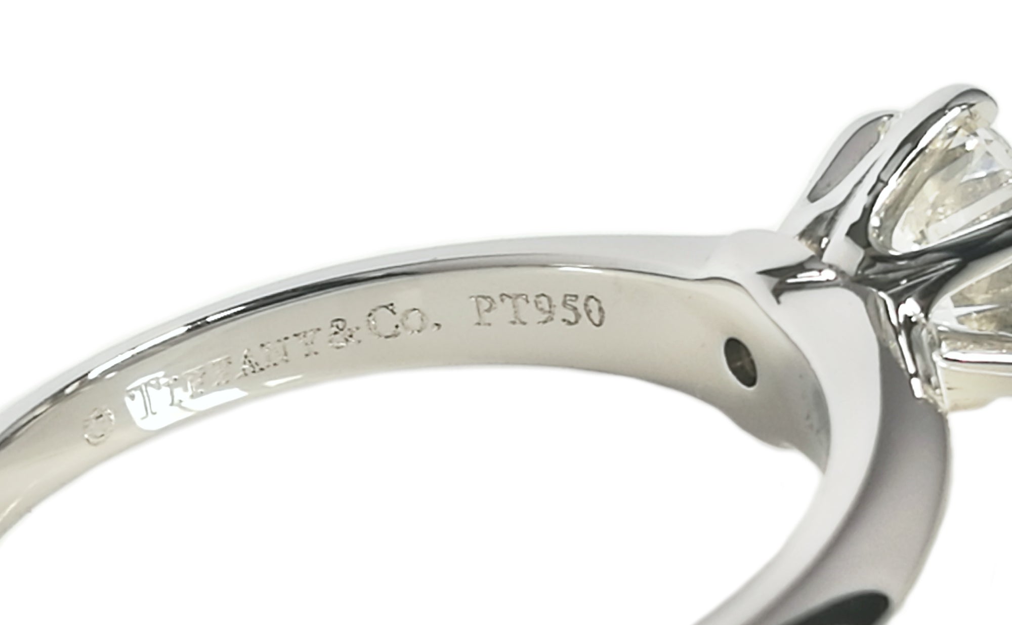 Tiffany & Co. 0.83ct G/VS1 Triple XXX Round Brilliant Diamond Engagement Ring SZ L