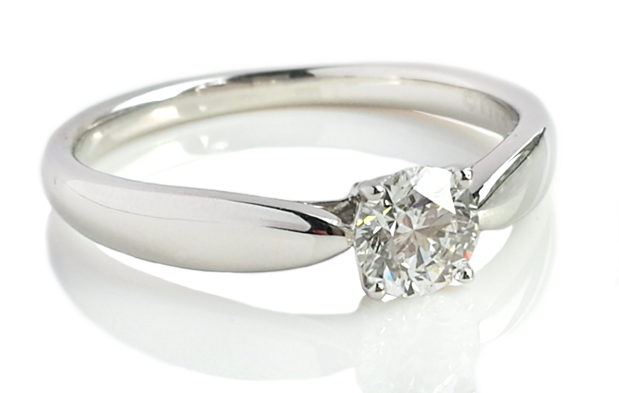 Tiffany & Co. 0.40ct I/VVS1 Harmony® Round Brilliant Diamond Engagement Ring