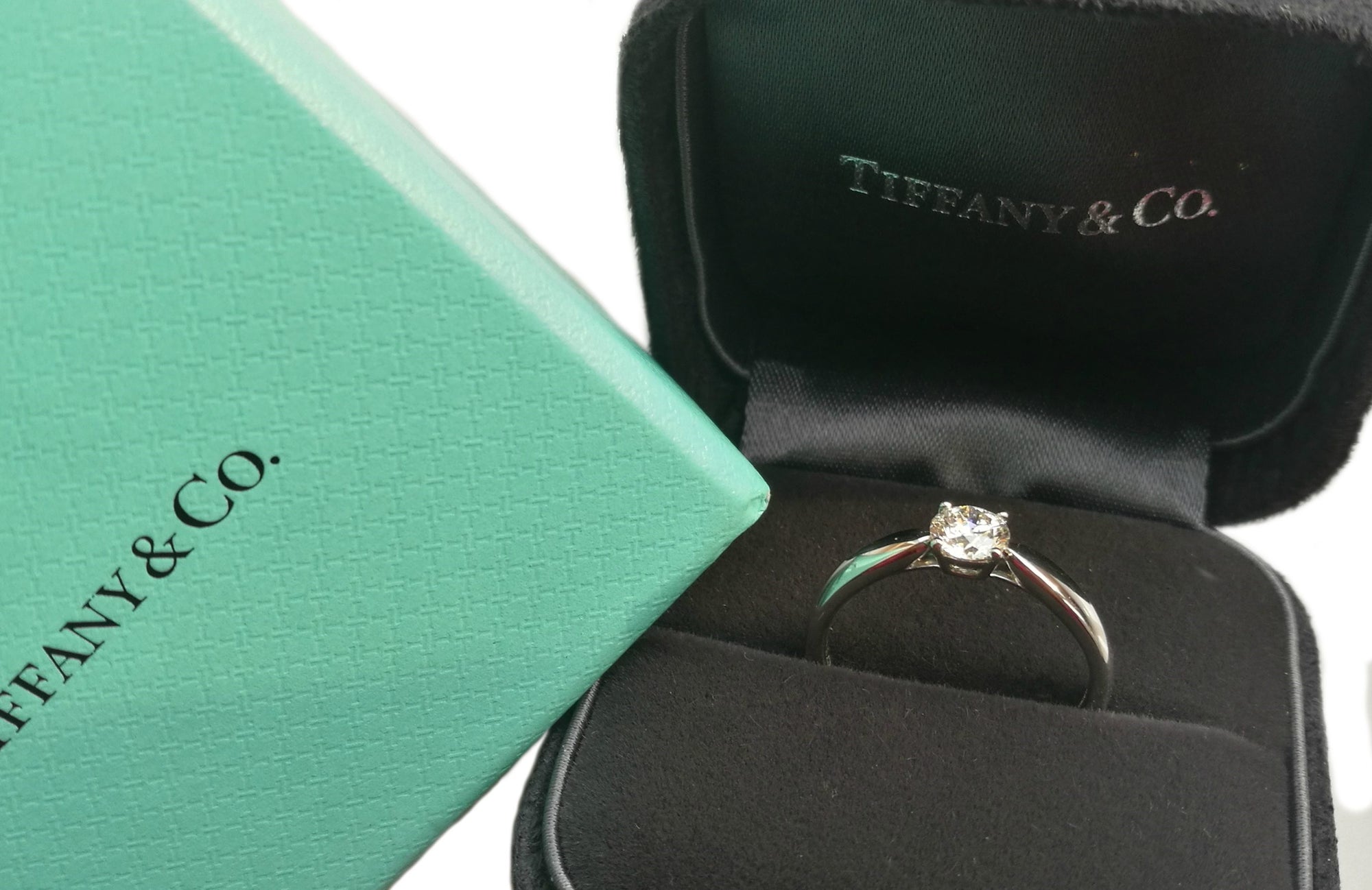 Tiffany & Co. 0.40ct I/VVS1 Harmony® Round Brilliant Diamond Engagement Ring